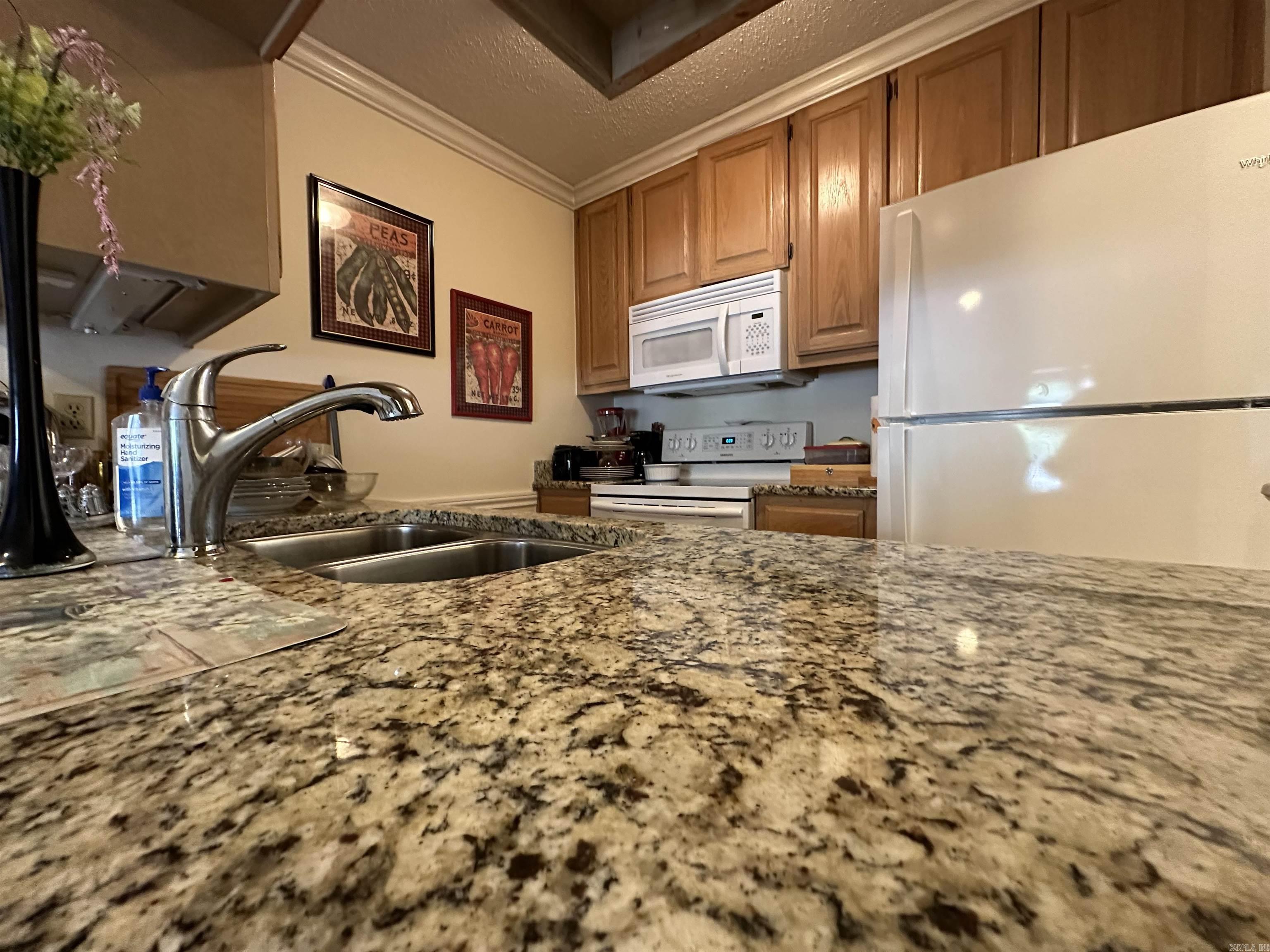 LAKEWOOD HILLS CONDO - Residential