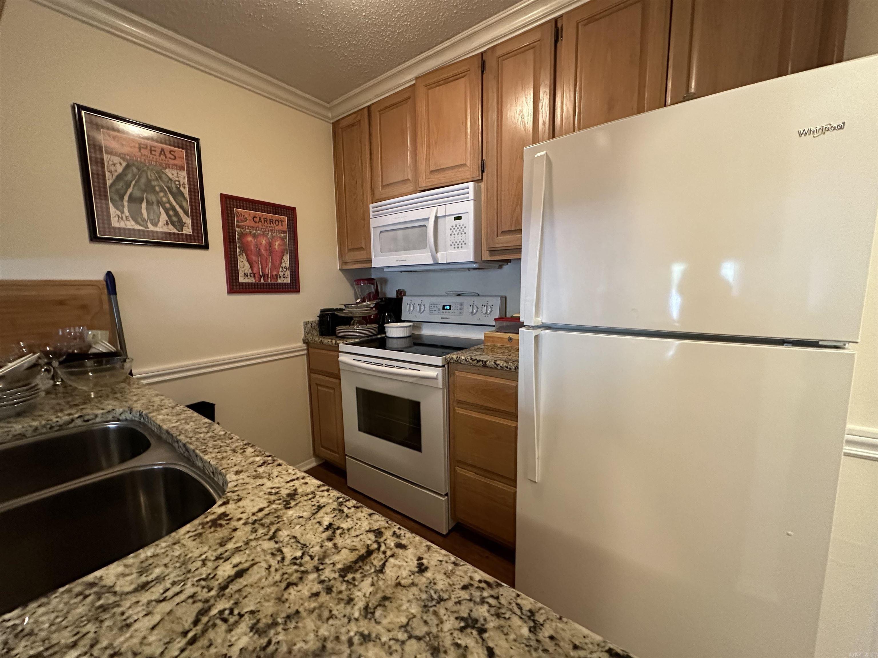 LAKEWOOD HILLS CONDO - Residential