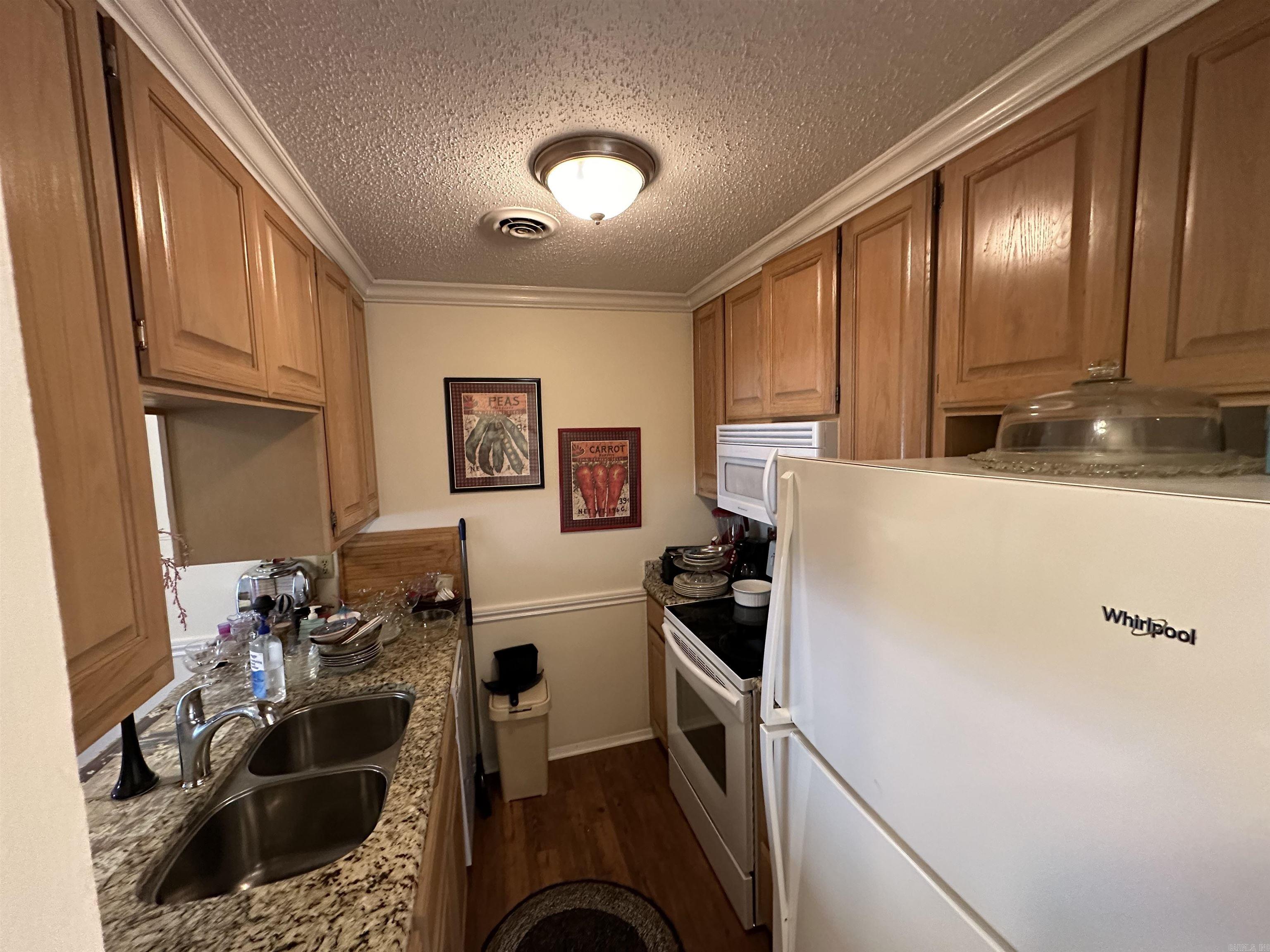 LAKEWOOD HILLS CONDO - Residential