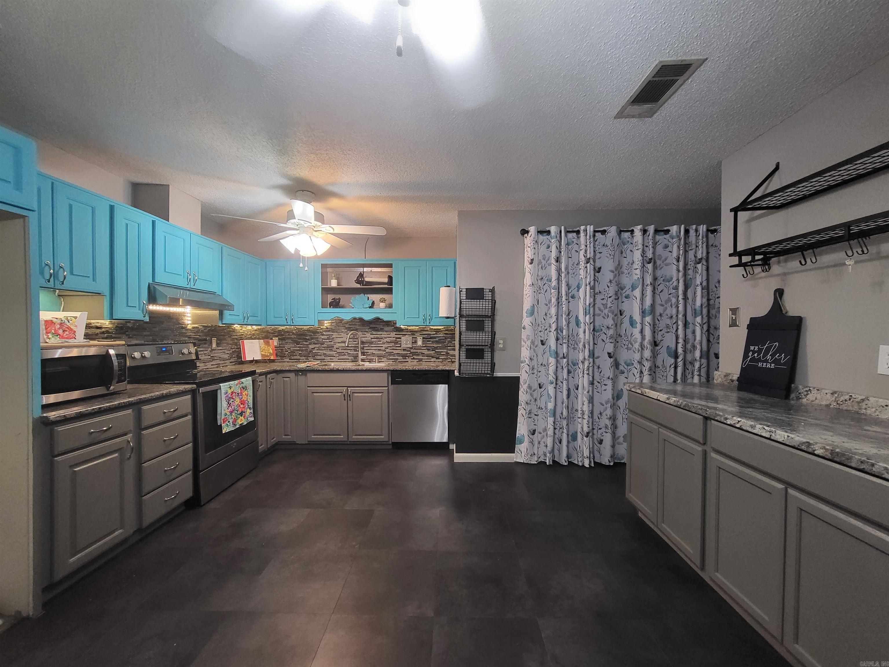 THE MEADOWS - Residential