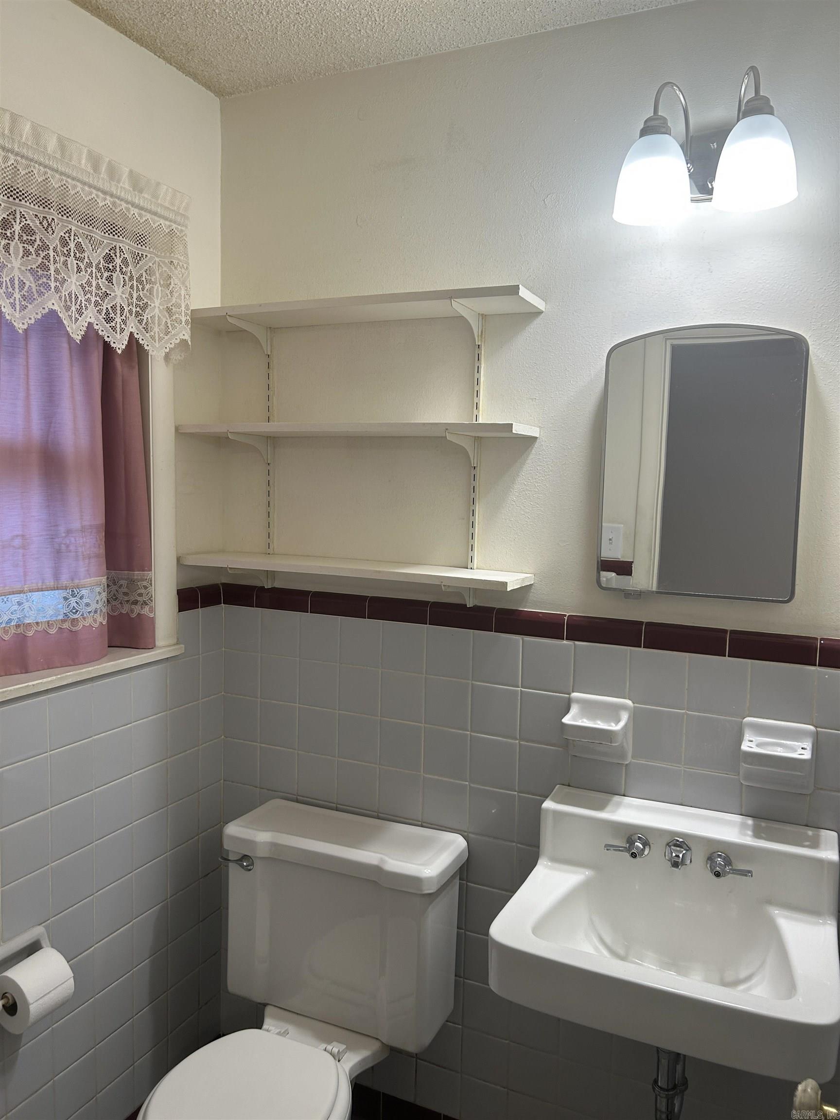 WOODLAND ACRES - Residential