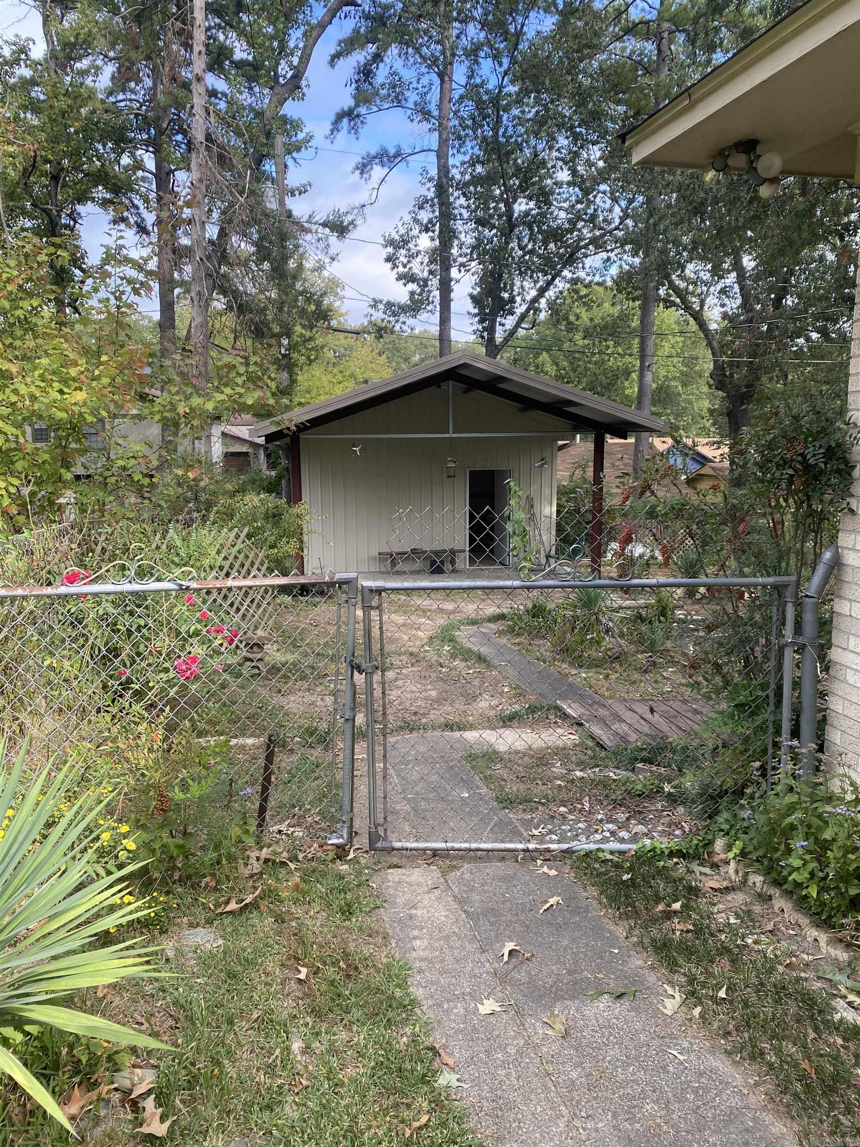 WOODLAND ACRES - Residential