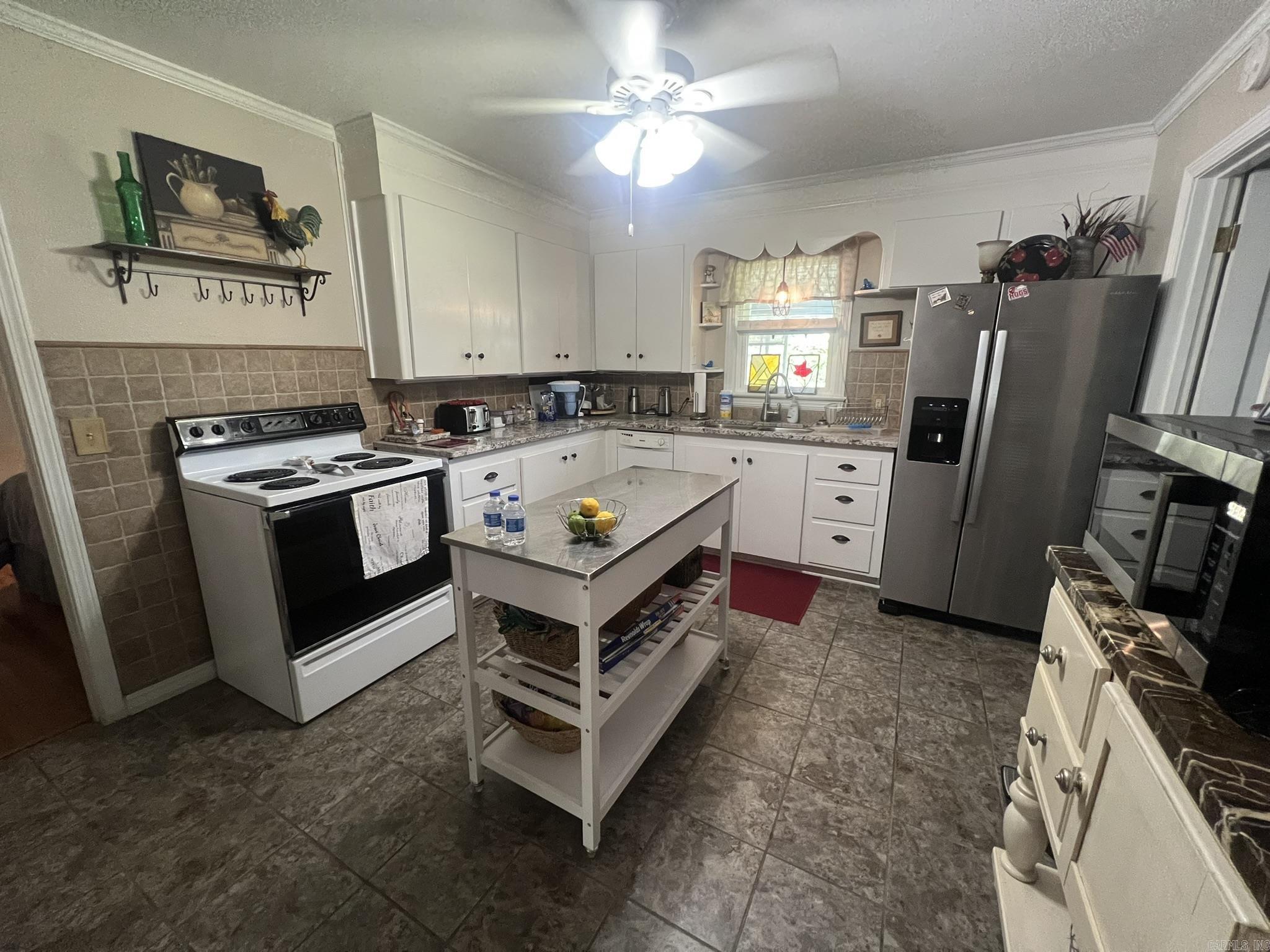 SPRING LAKE - Residential