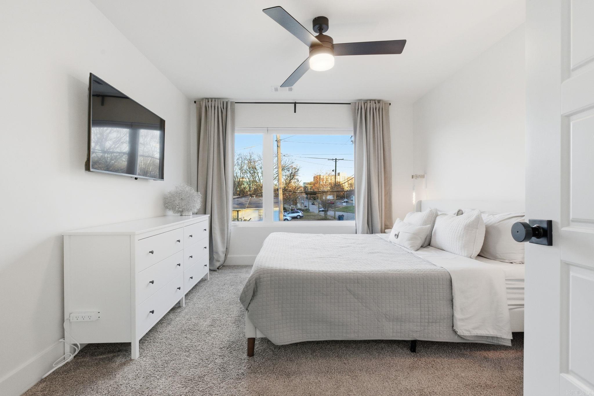 COTTAGES ON PARK II - Residential