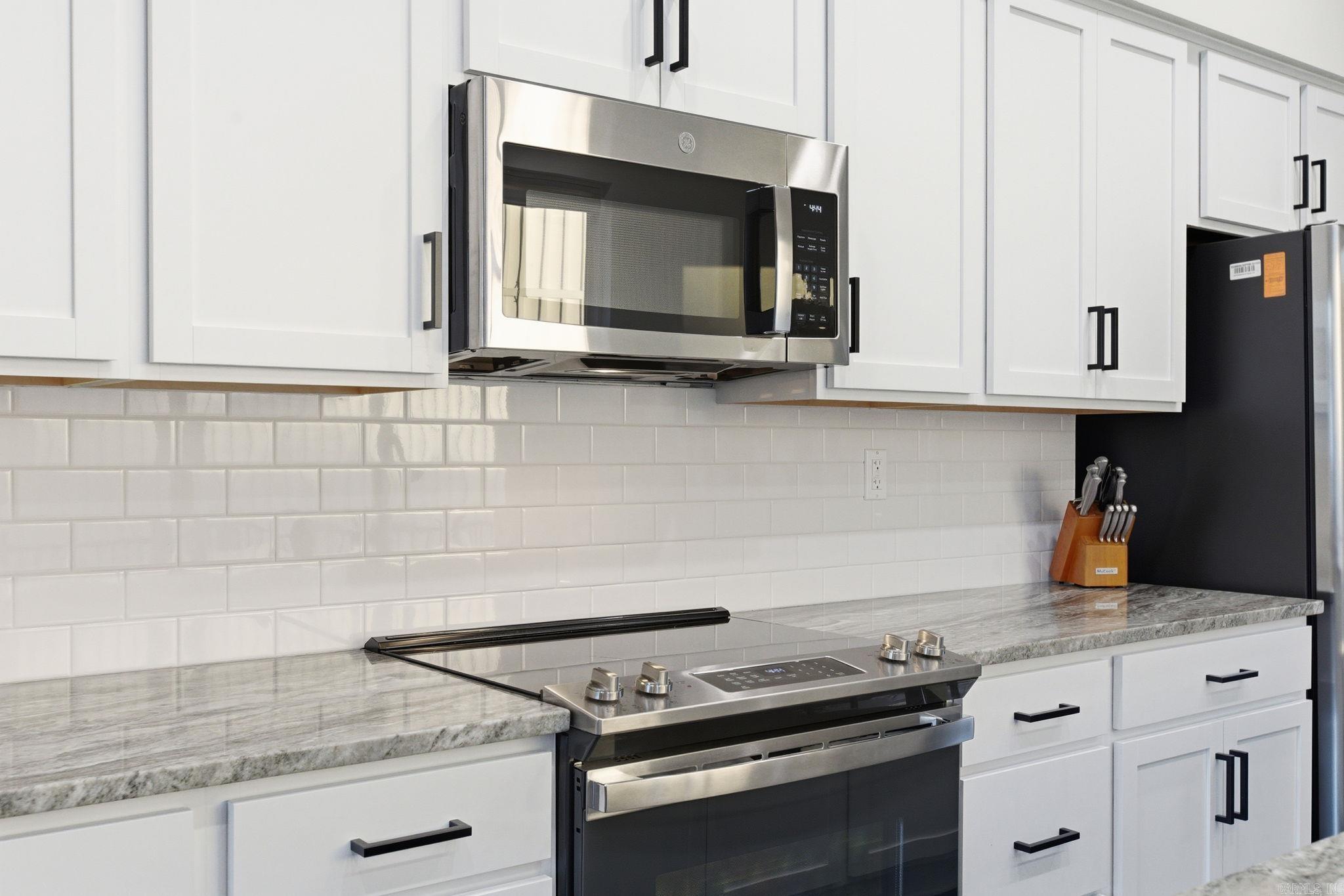 COTTAGES ON PARK II - Residential