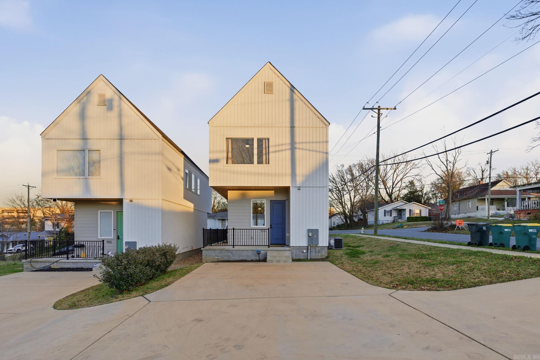 COTTAGES ON PARK II - Residential
