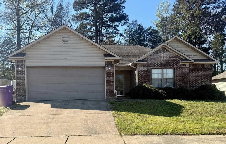 Welcome to this charming 3-bedroom, 2-bathroom home! It features a delightful, fully fenced yard, perfect for pets and outdoor enjoyment, all in a very convenient and desirable location. The added bonus of an included laundry room makes this home incredibly practical and appealing.