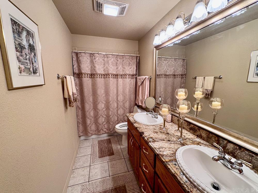 HAMILTON HILLS - Residential