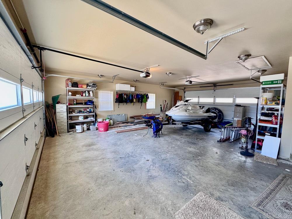 HAMILTON HILLS - Residential