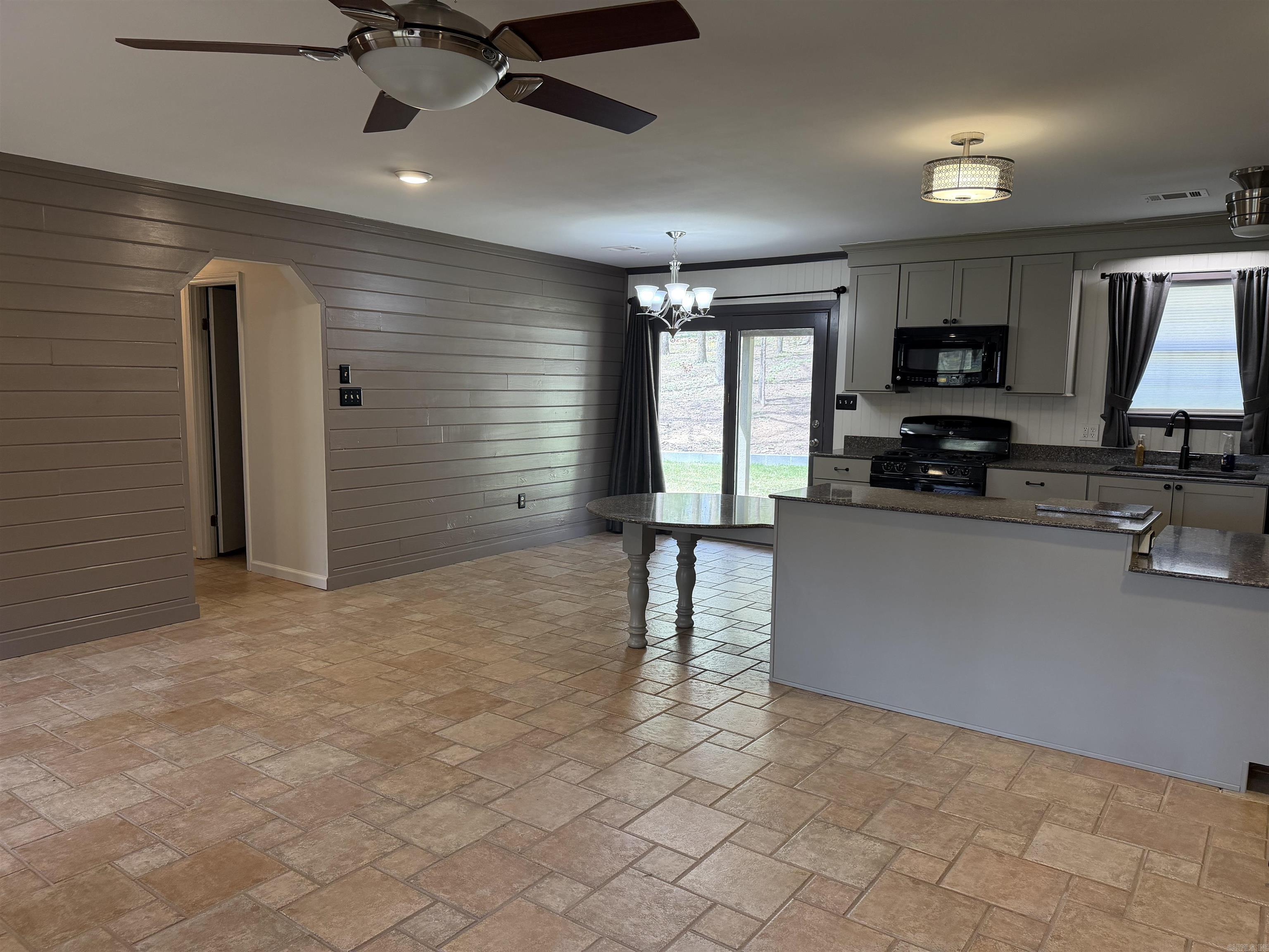 FORREST ACRES OVERLOOK - Residential