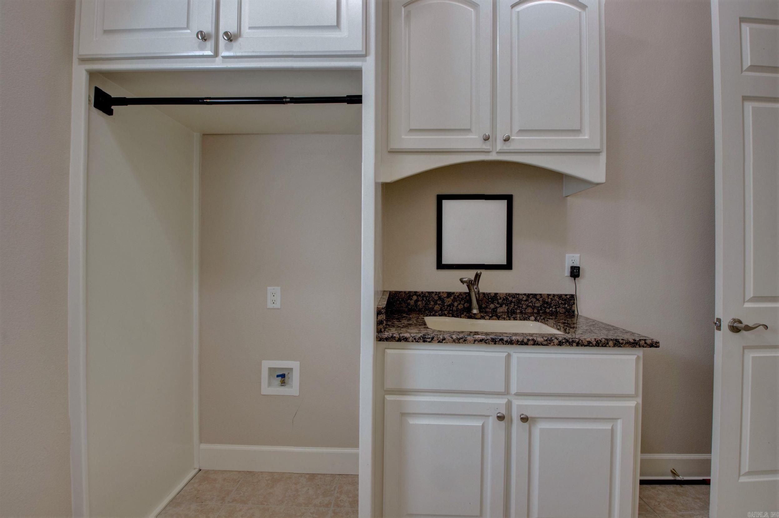 CHENAL VALLEY EPERNAY PLACE - Residential