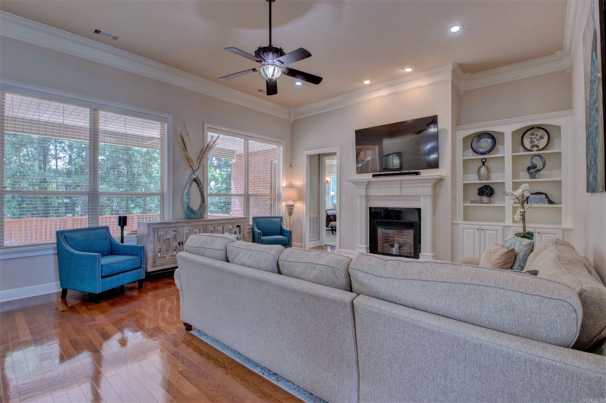 CHENAL VALLEY EPERNAY PLACE - Residential