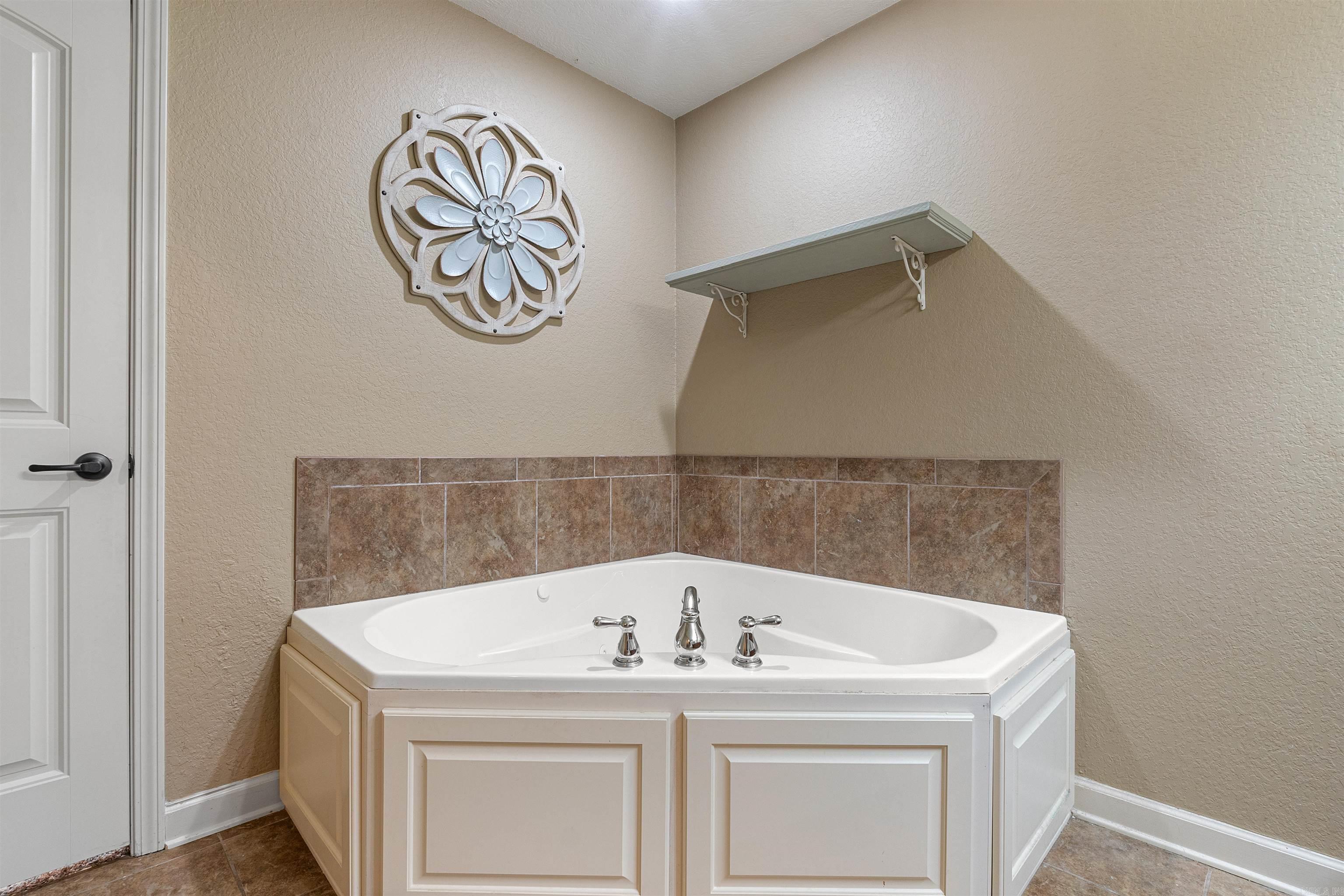 JEWELS ESTATES - Residential