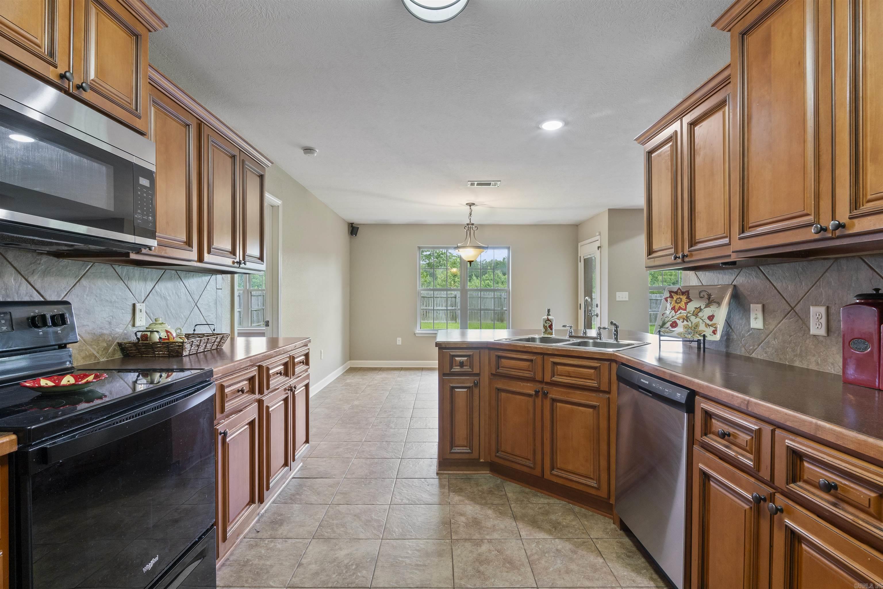 JEWELS ESTATES - Residential