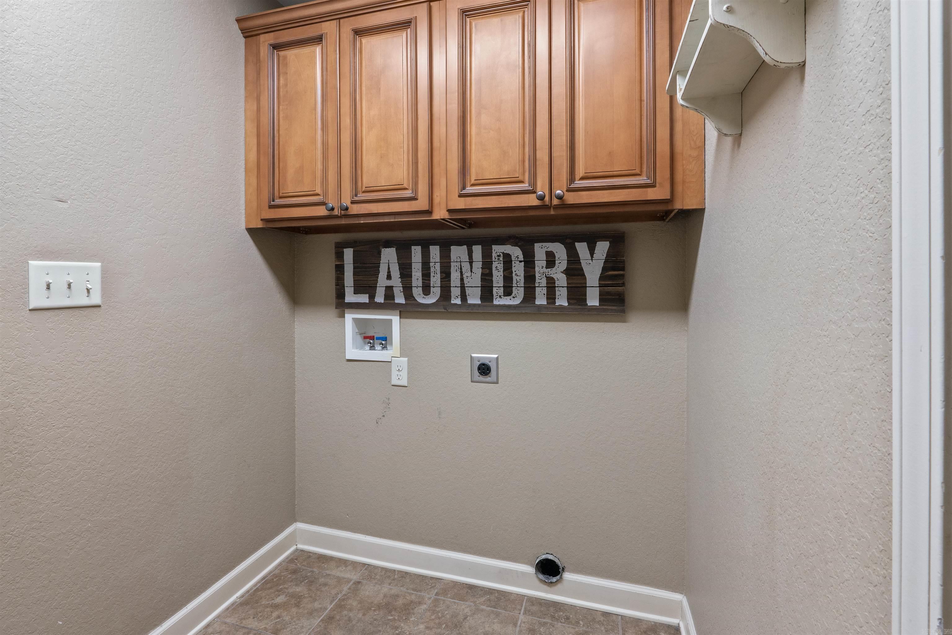 JEWELS ESTATES - Residential