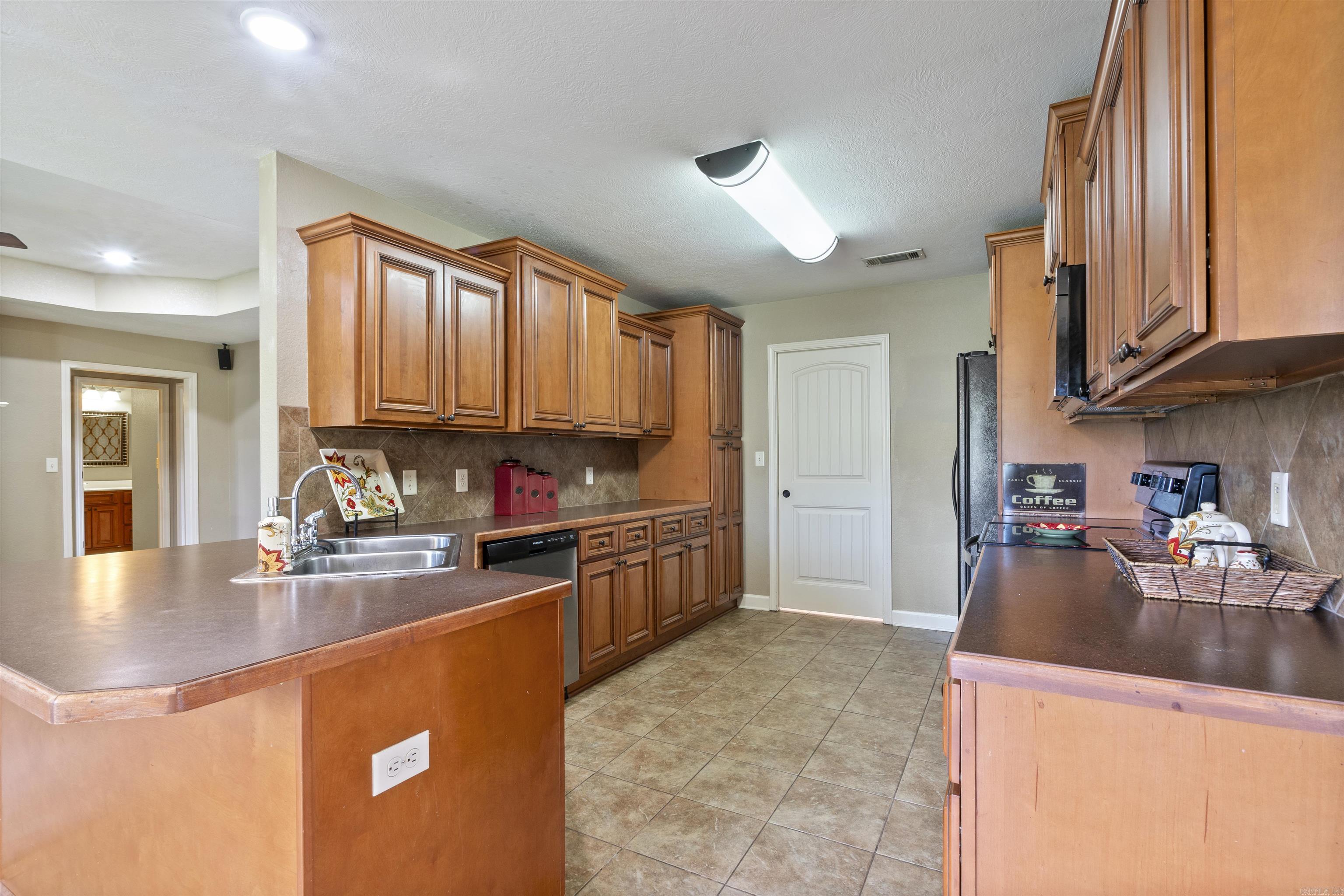 JEWELS ESTATES - Residential