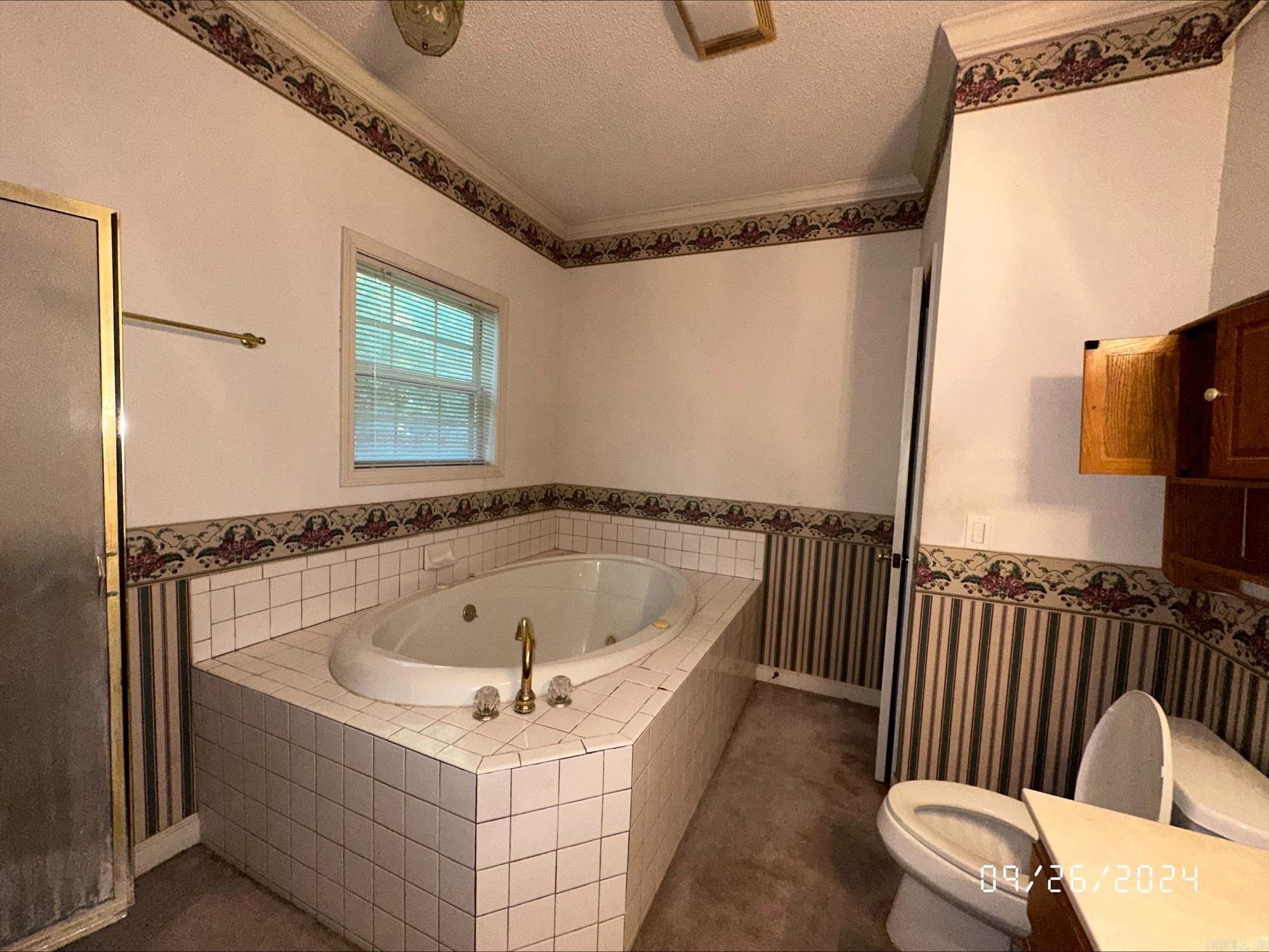 LAKEWOOD ESTATES - Residential