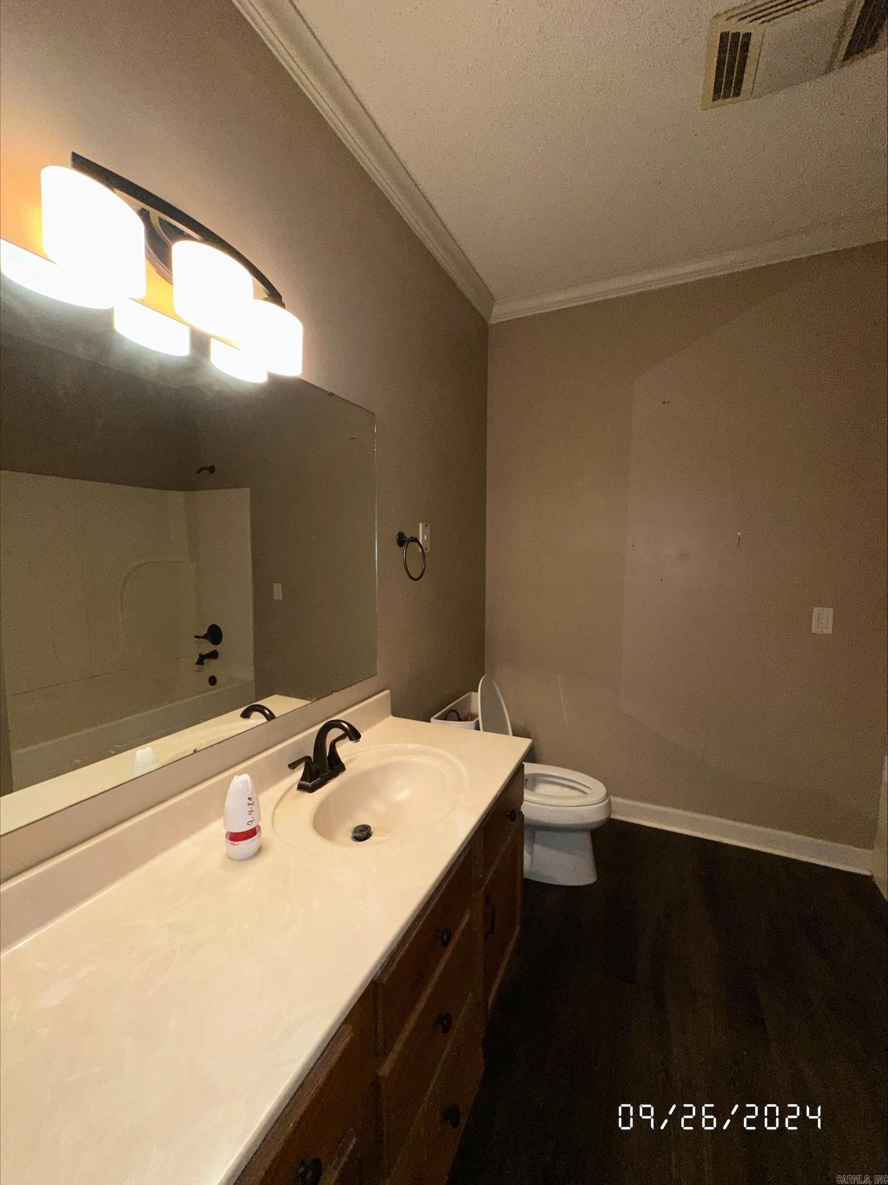 LAKEWOOD ESTATES - Residential