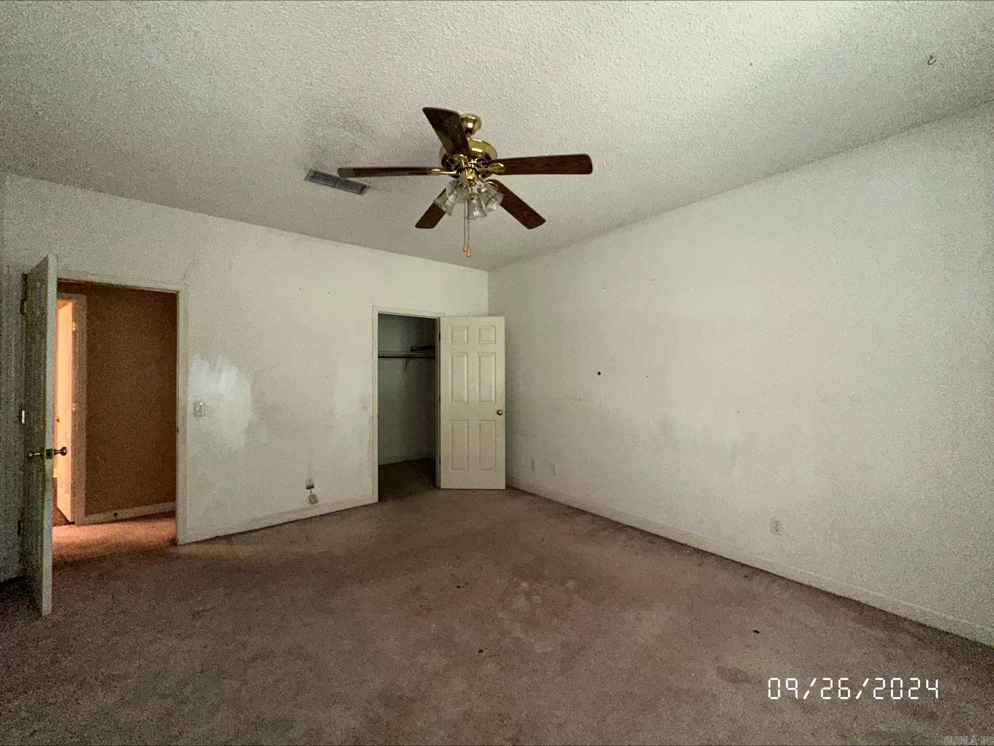 LAKEWOOD ESTATES - Residential