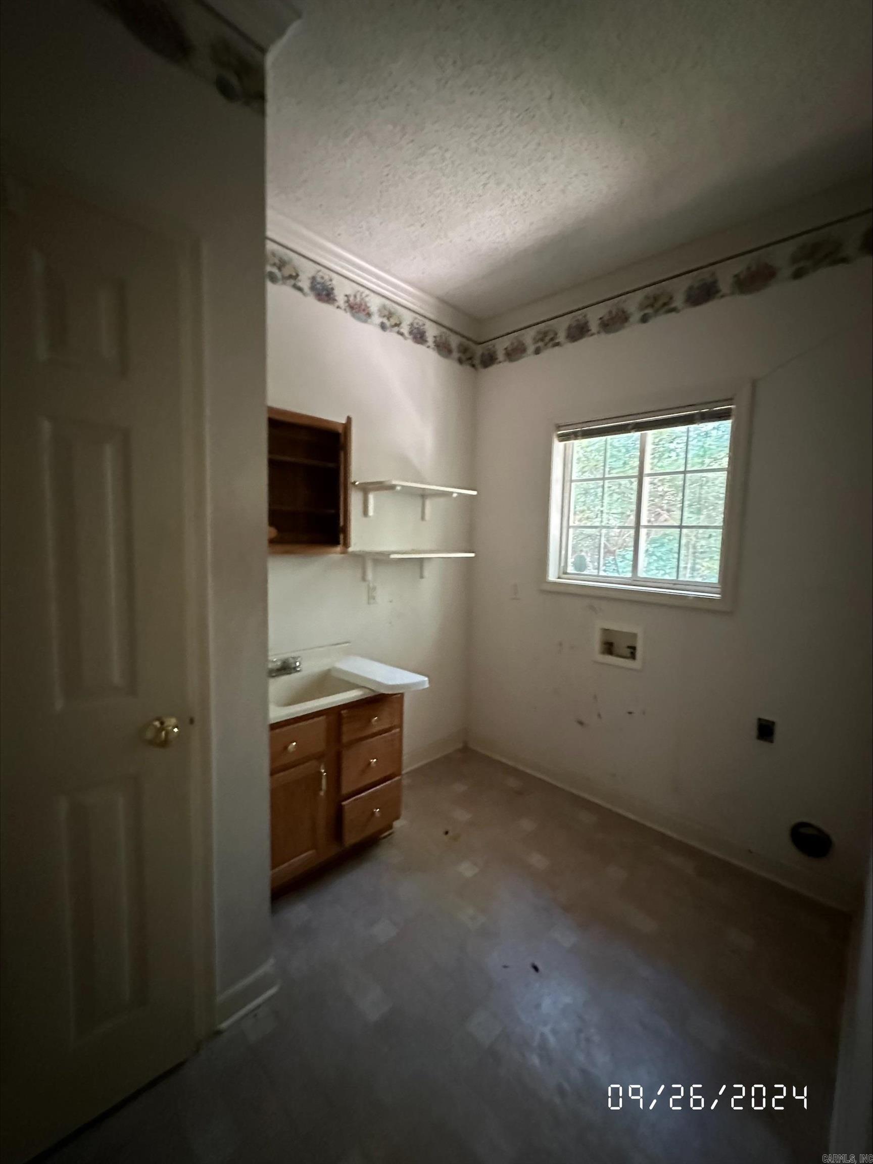 LAKEWOOD ESTATES - Residential