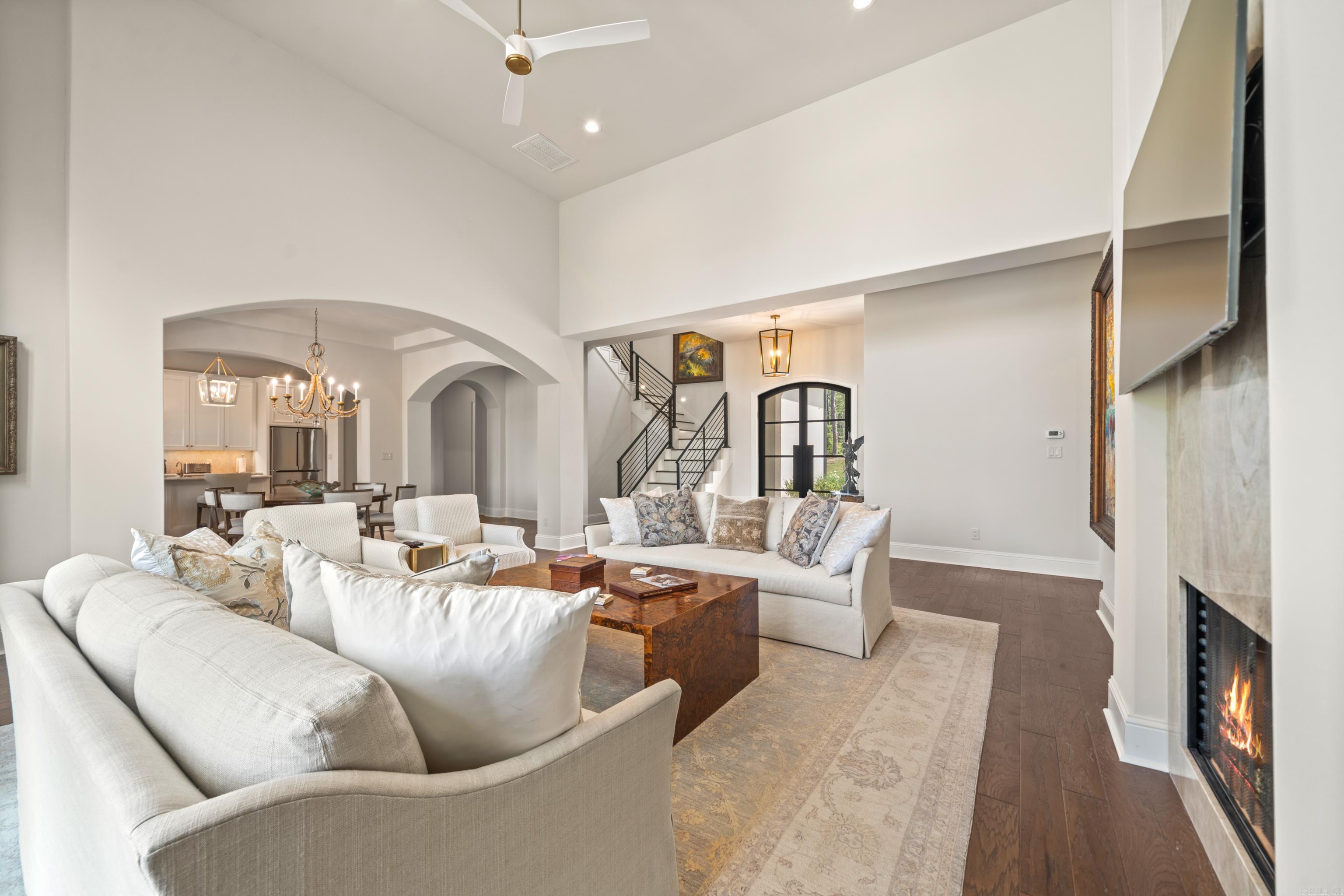 ARLINGTON PARK - Residential