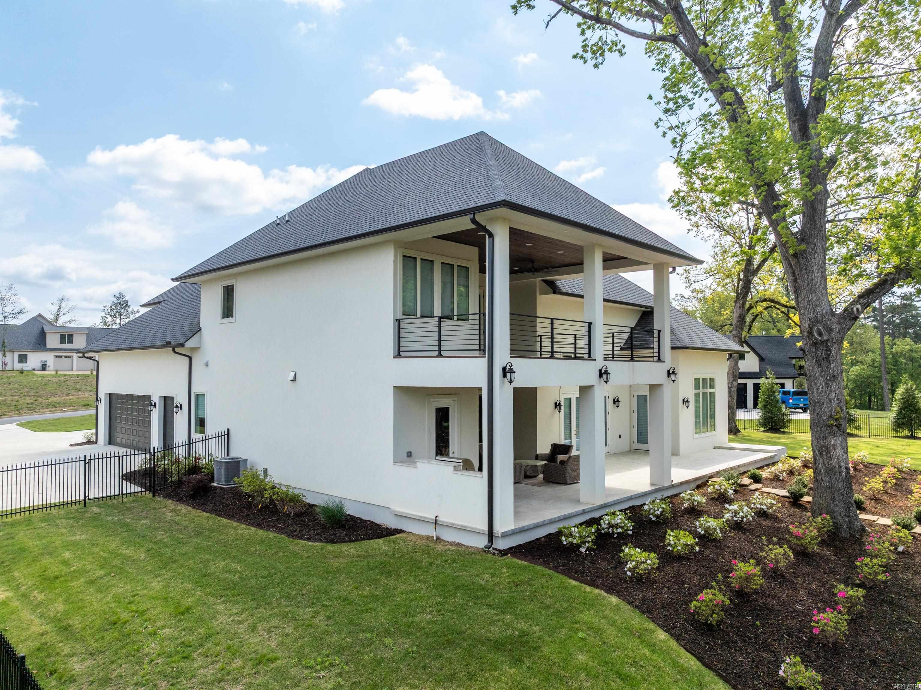 ARLINGTON PARK - Residential