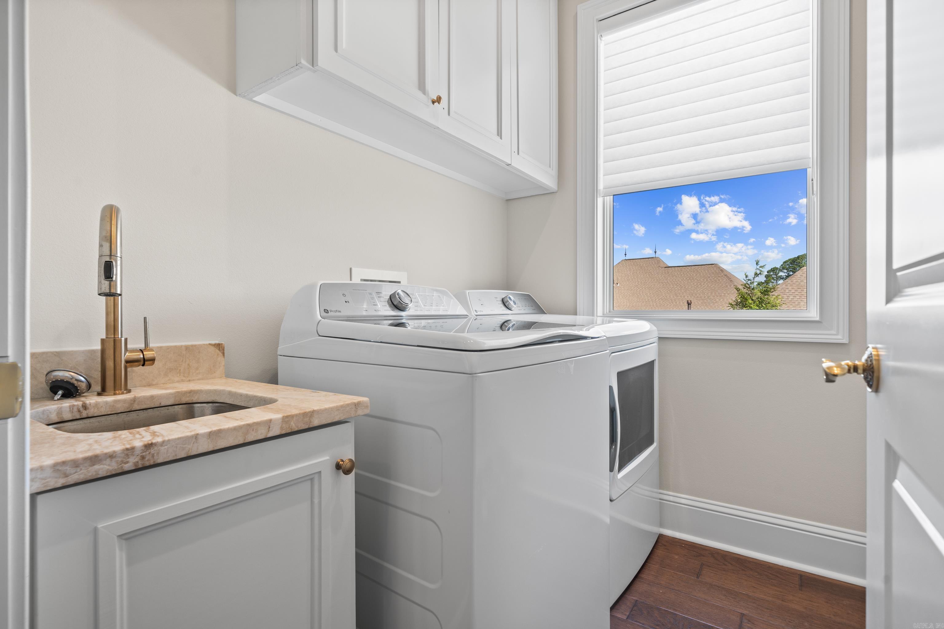 ARLINGTON PARK - Residential