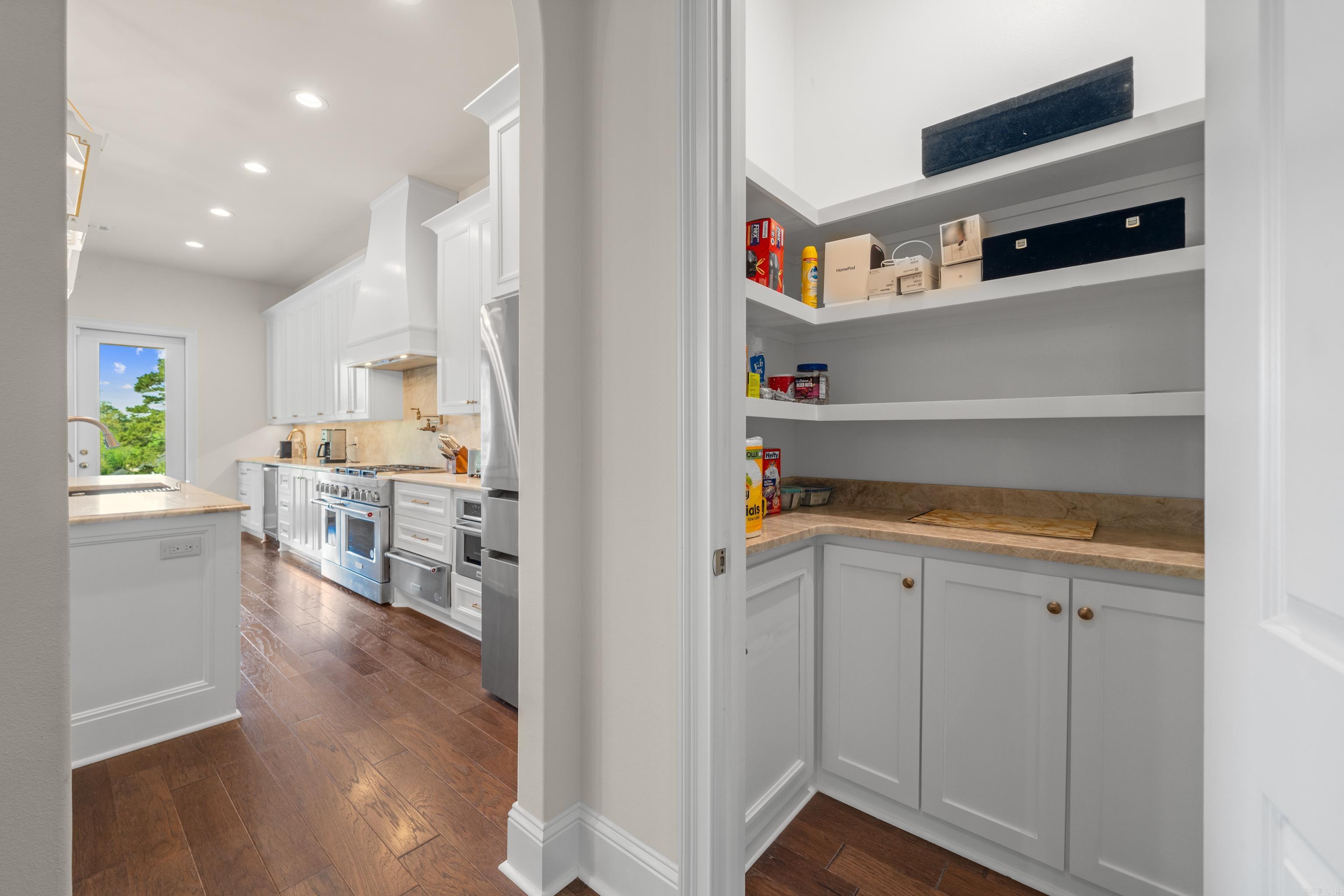 ARLINGTON PARK - Residential