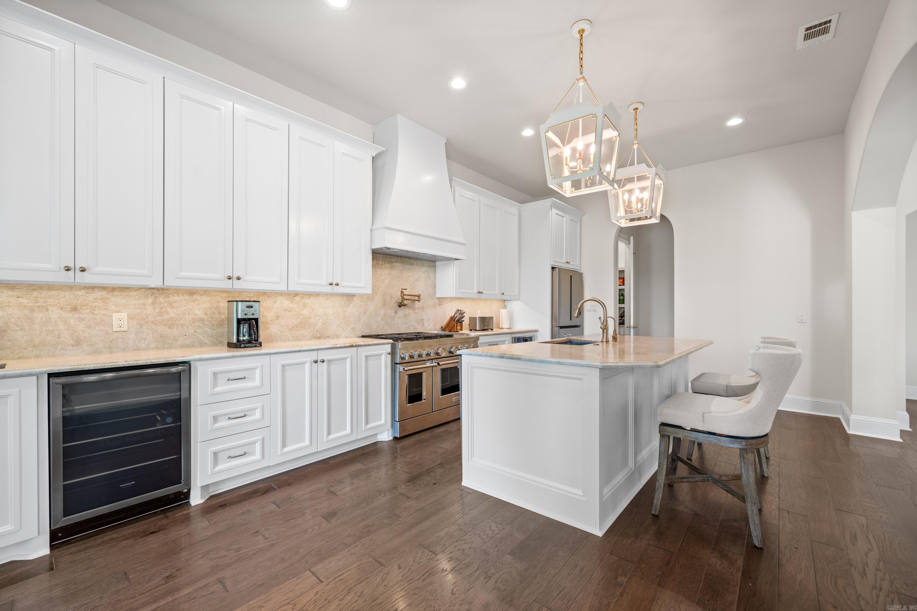 ARLINGTON PARK - Residential
