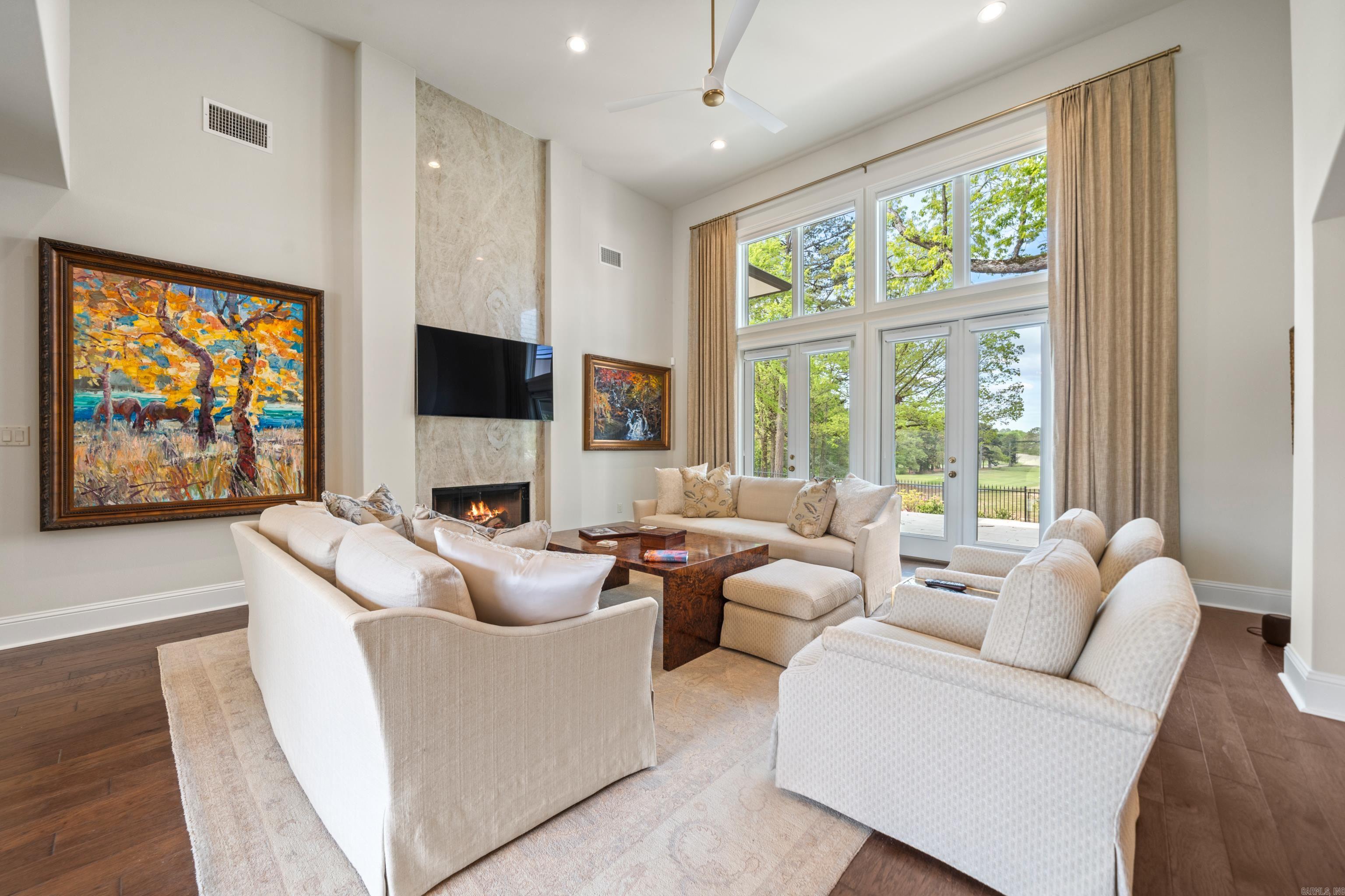 ARLINGTON PARK - Residential