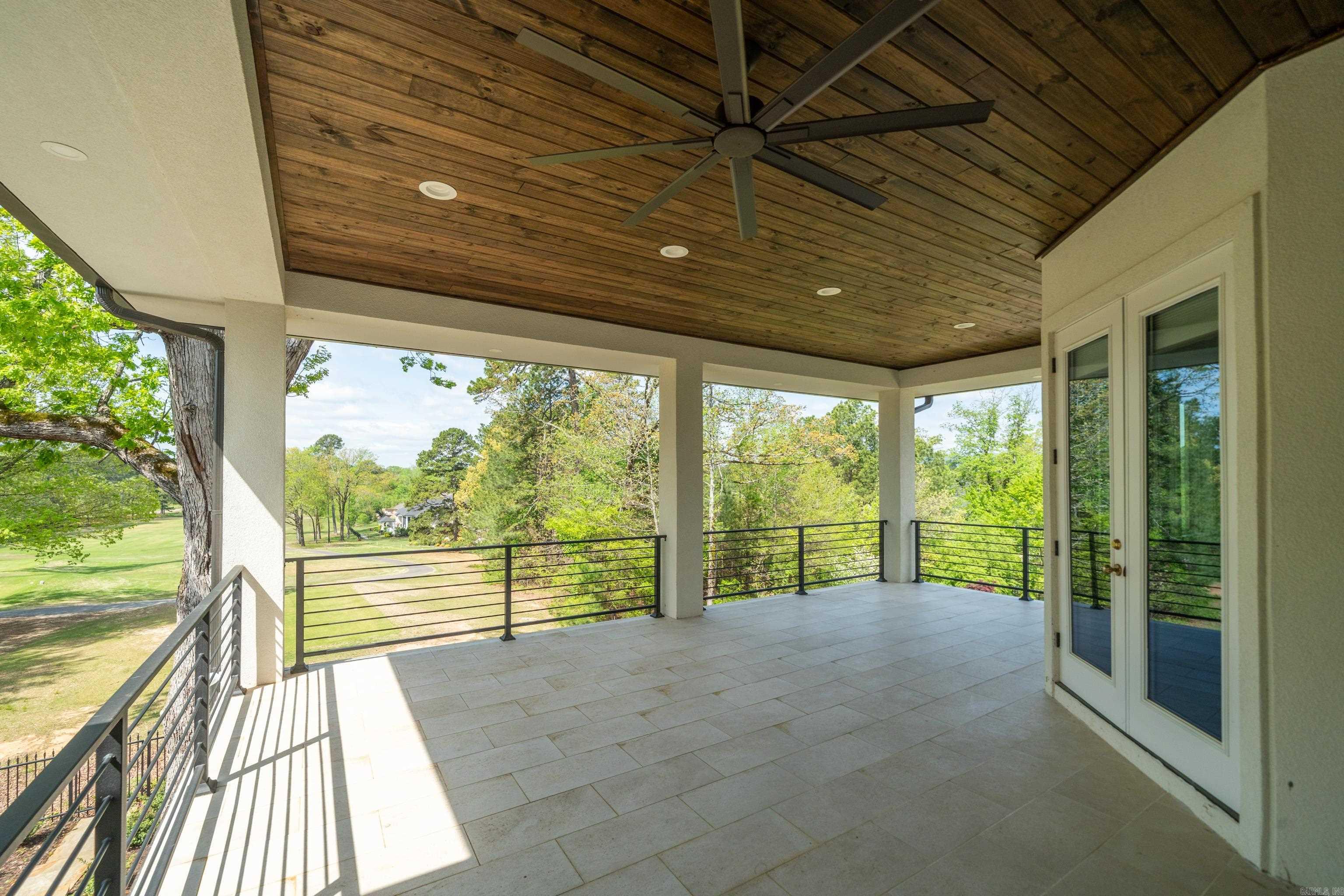 ARLINGTON PARK - Residential