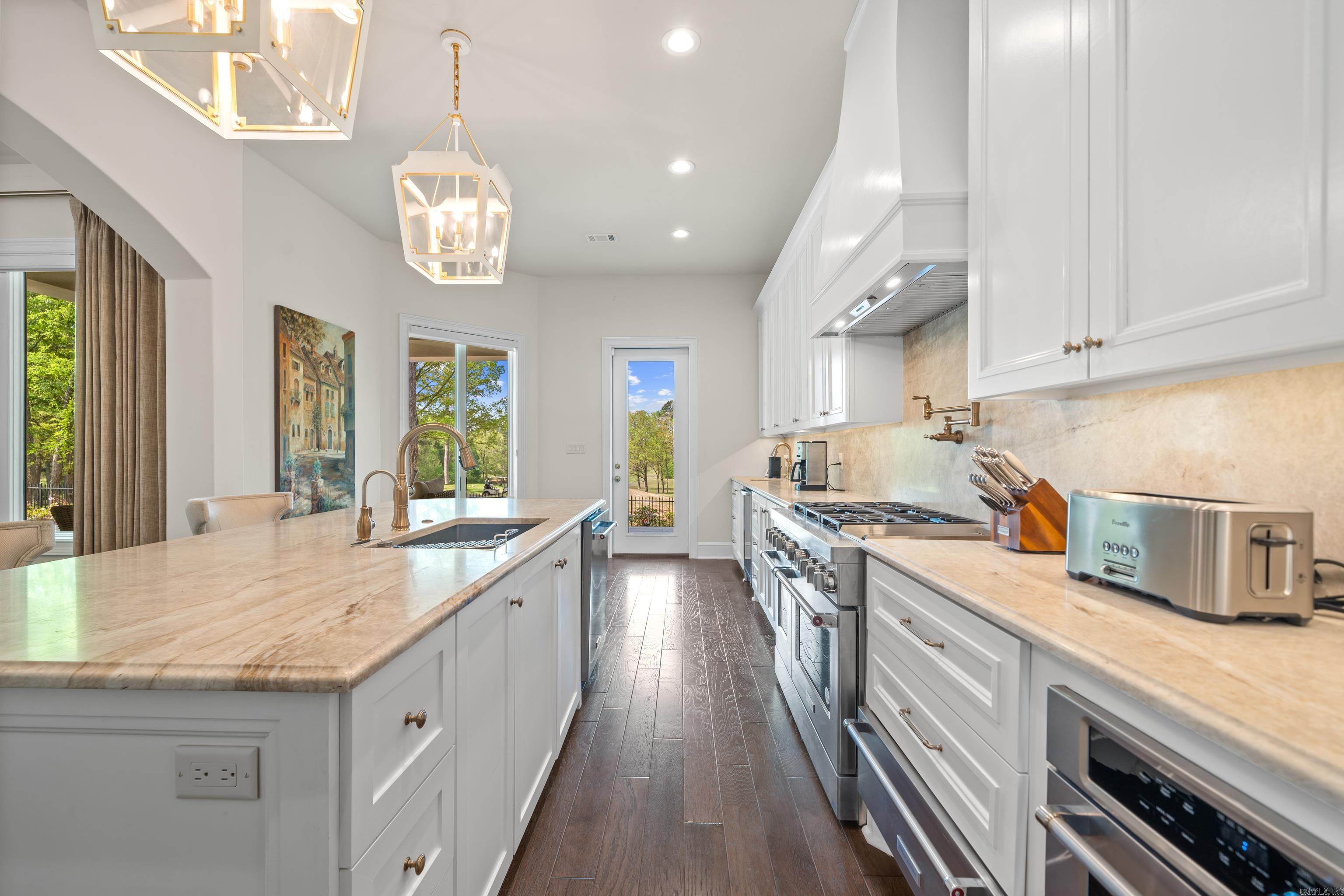 ARLINGTON PARK - Residential