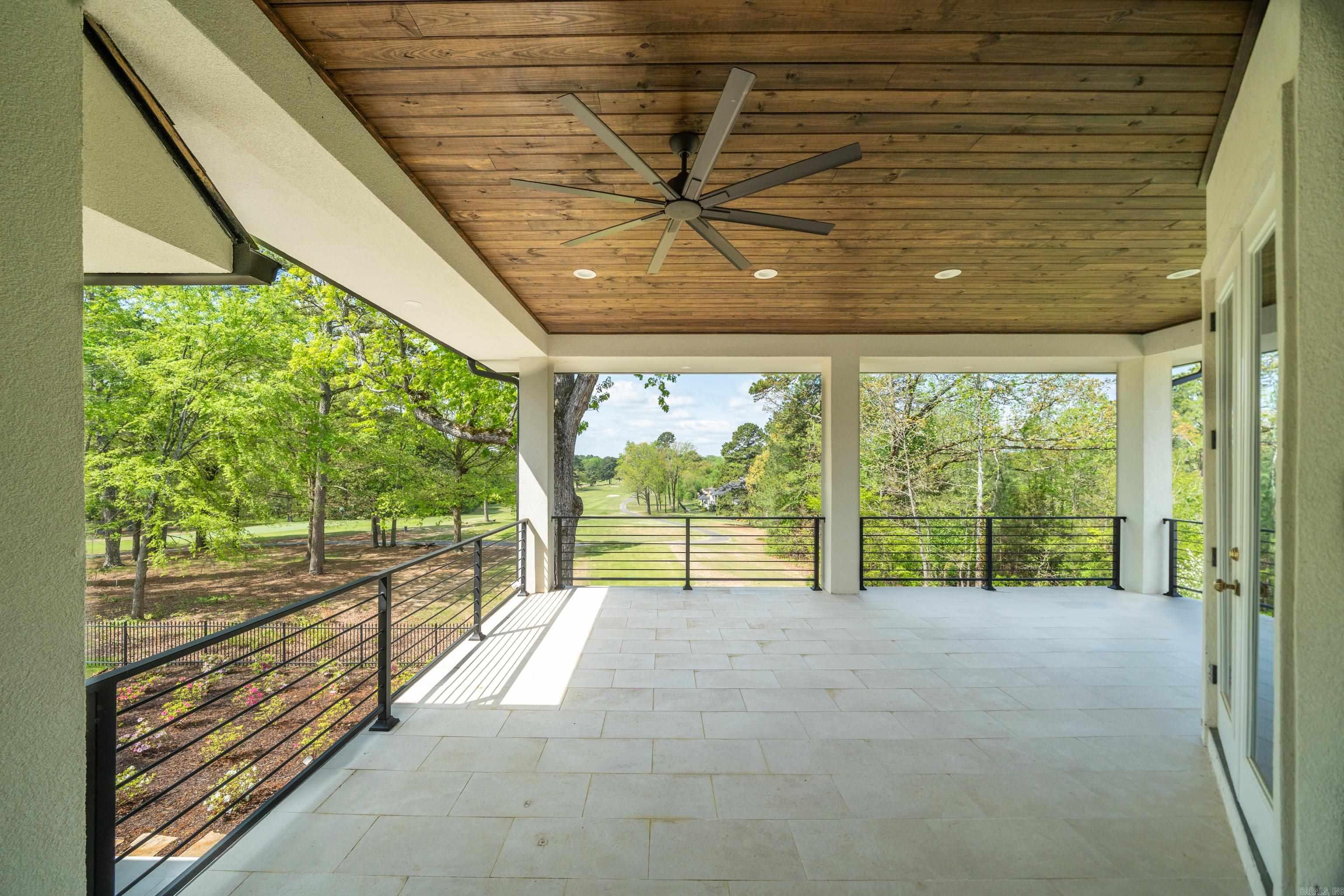 ARLINGTON PARK - Residential