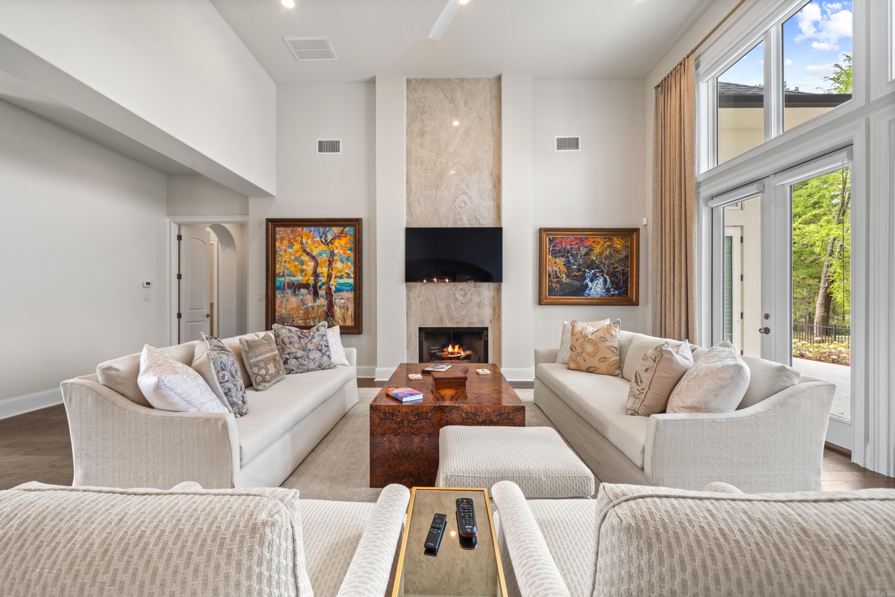 ARLINGTON PARK - Residential