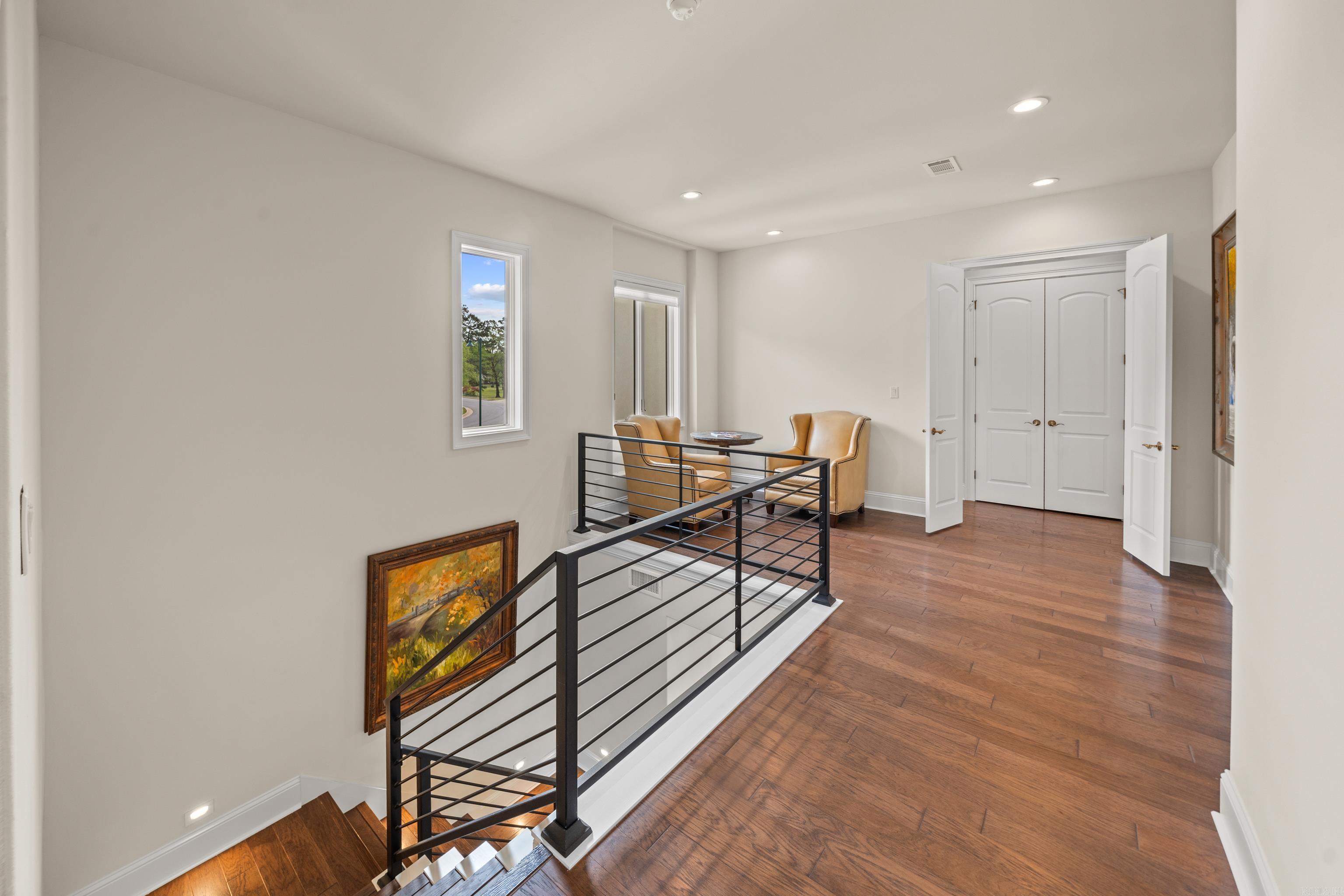 ARLINGTON PARK - Residential