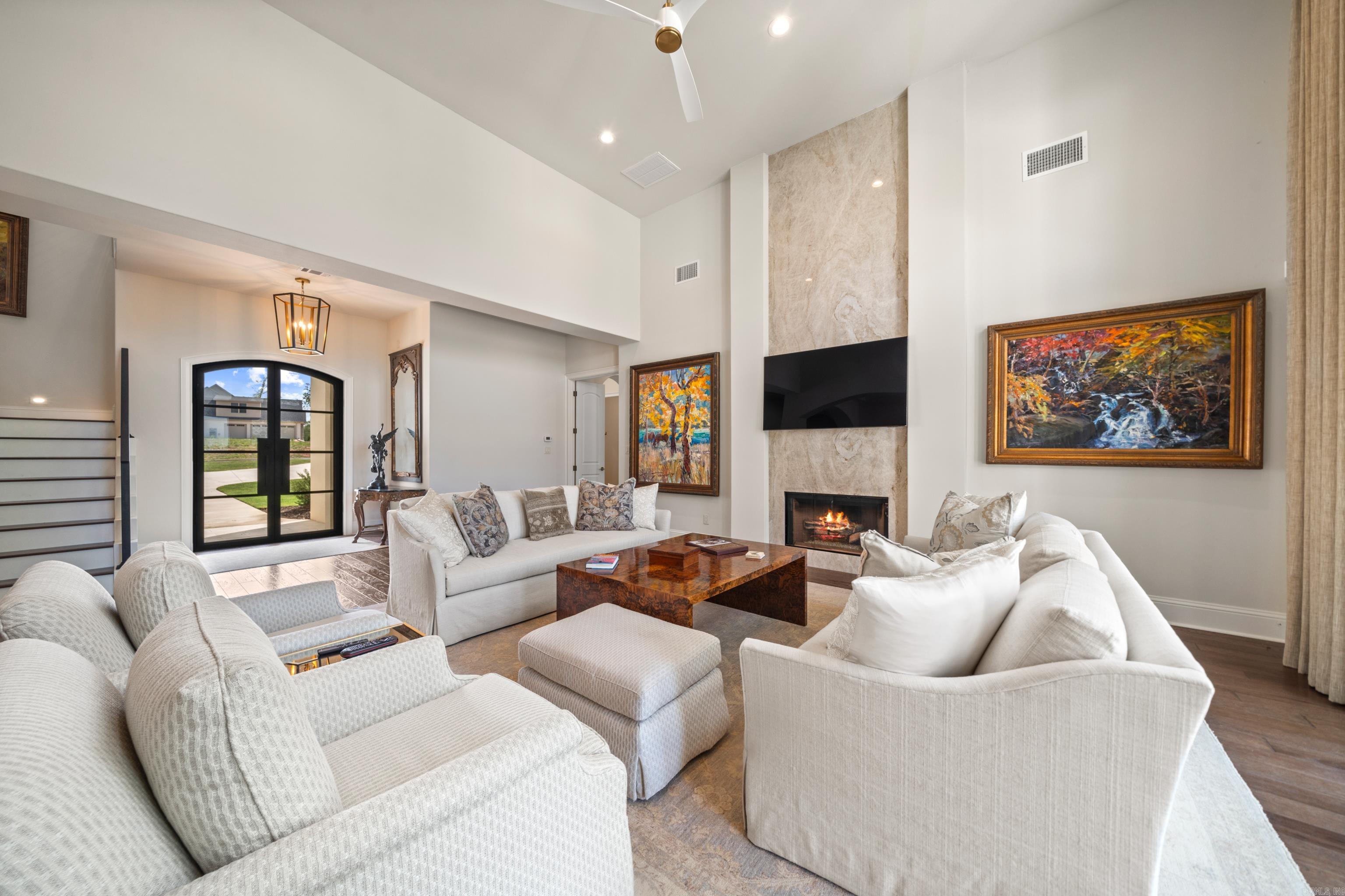ARLINGTON PARK - Residential
