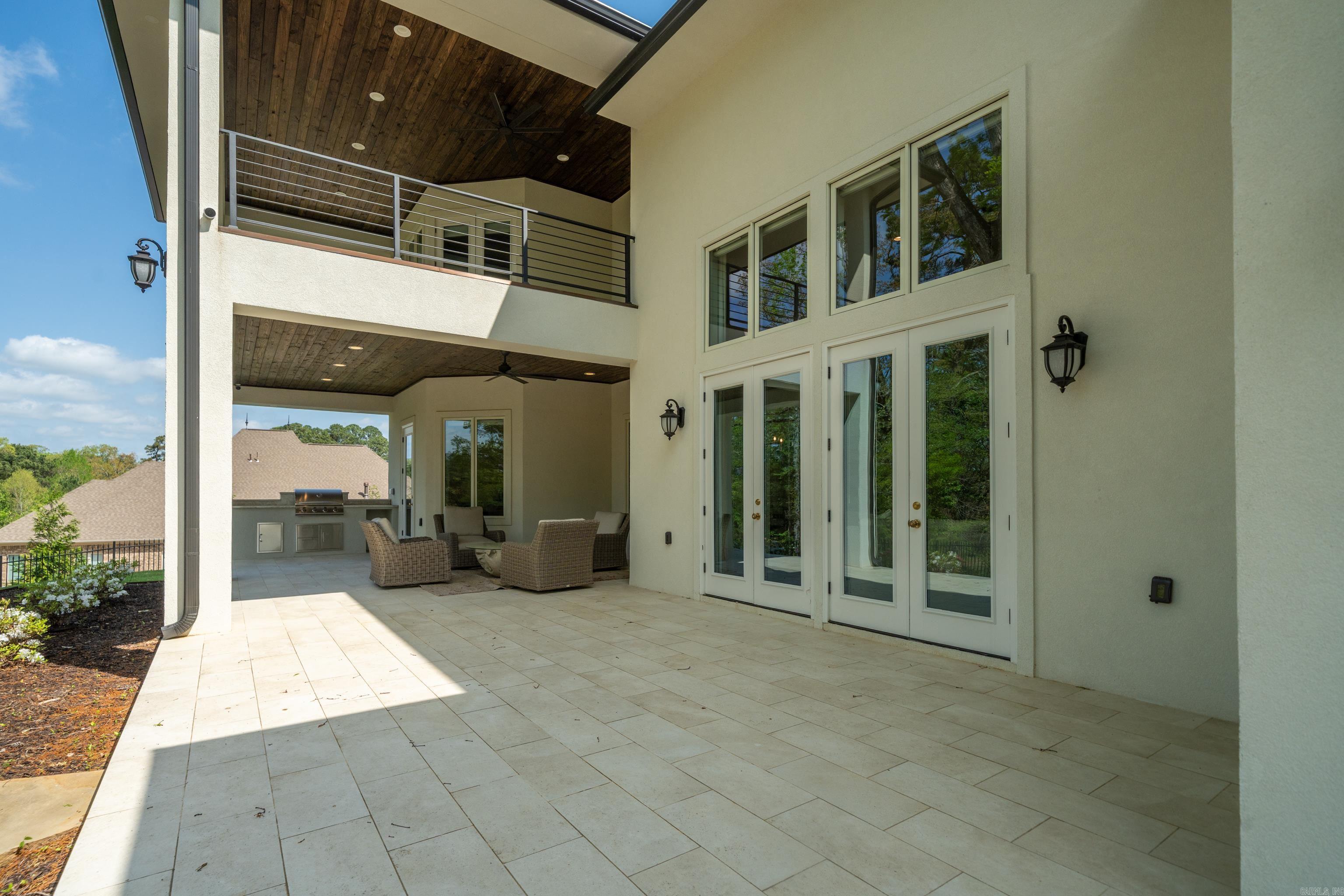 ARLINGTON PARK - Residential