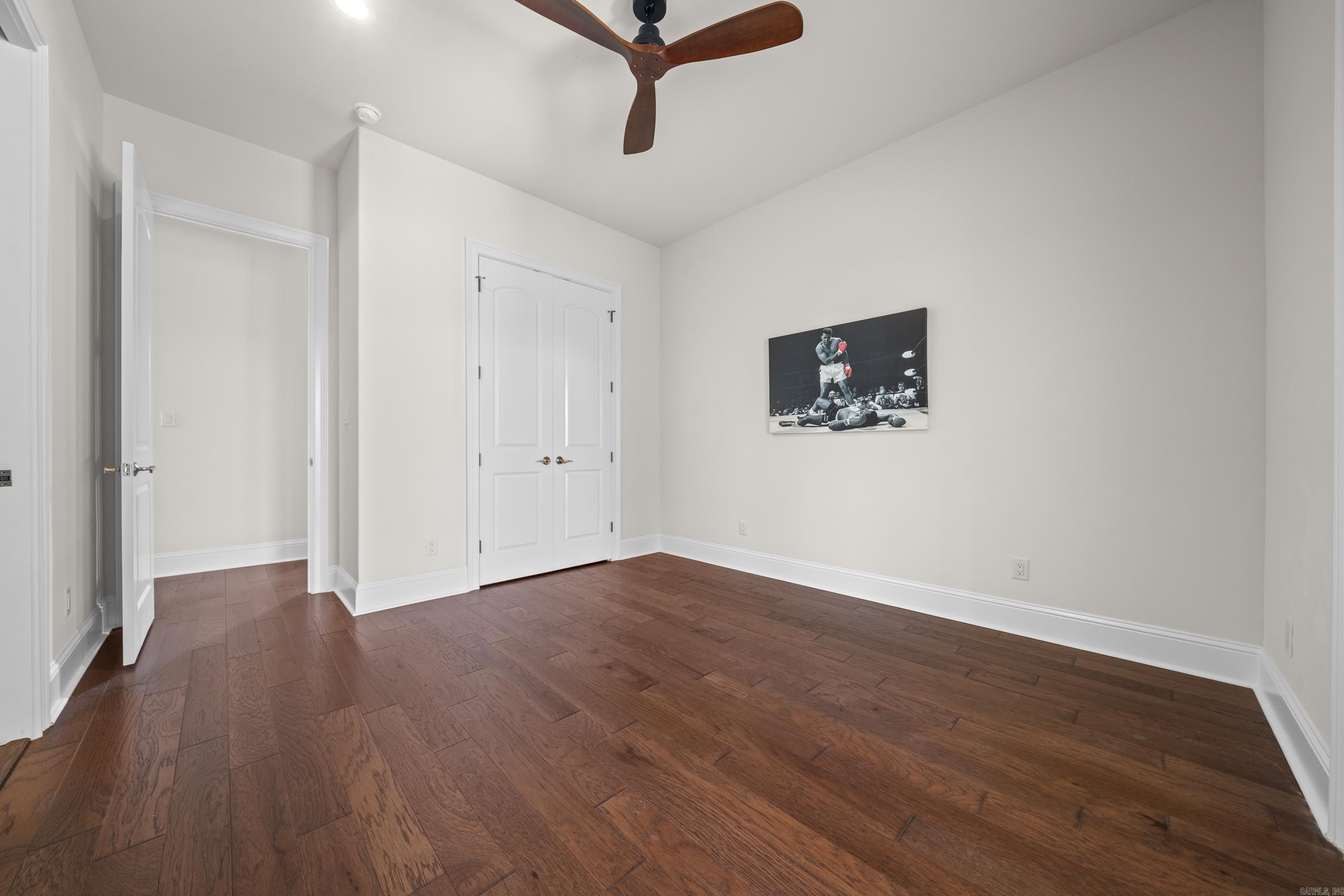 ARLINGTON PARK - Residential