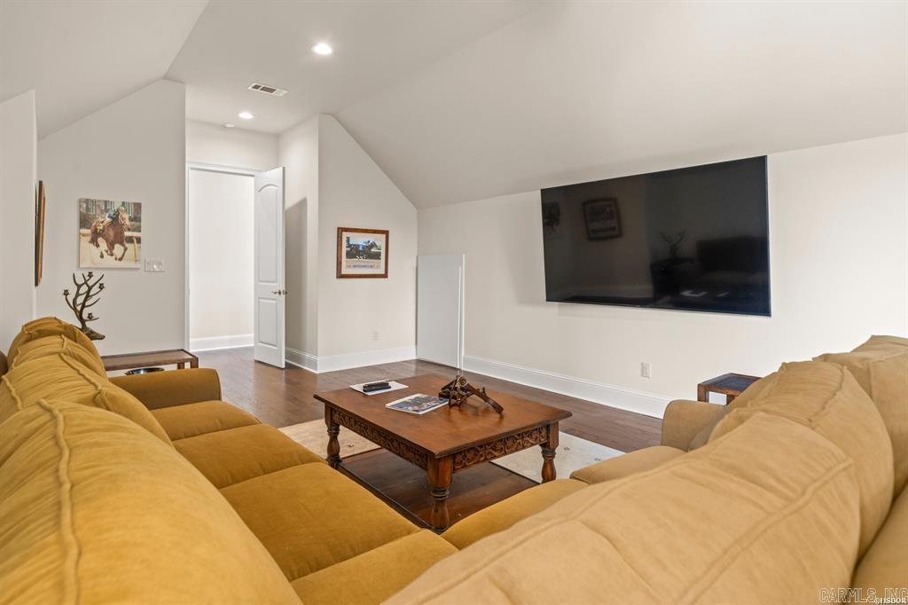 ARLINGTON PARK - Residential