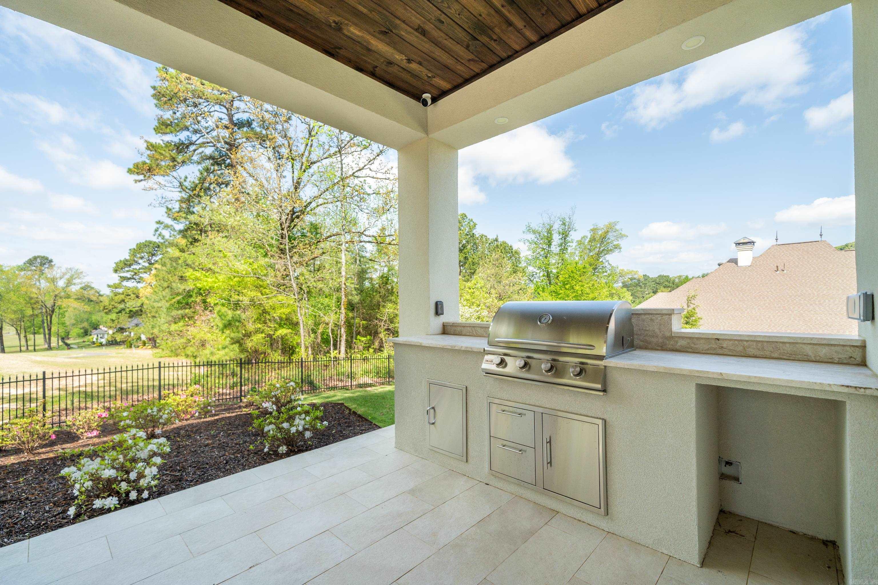 ARLINGTON PARK - Residential