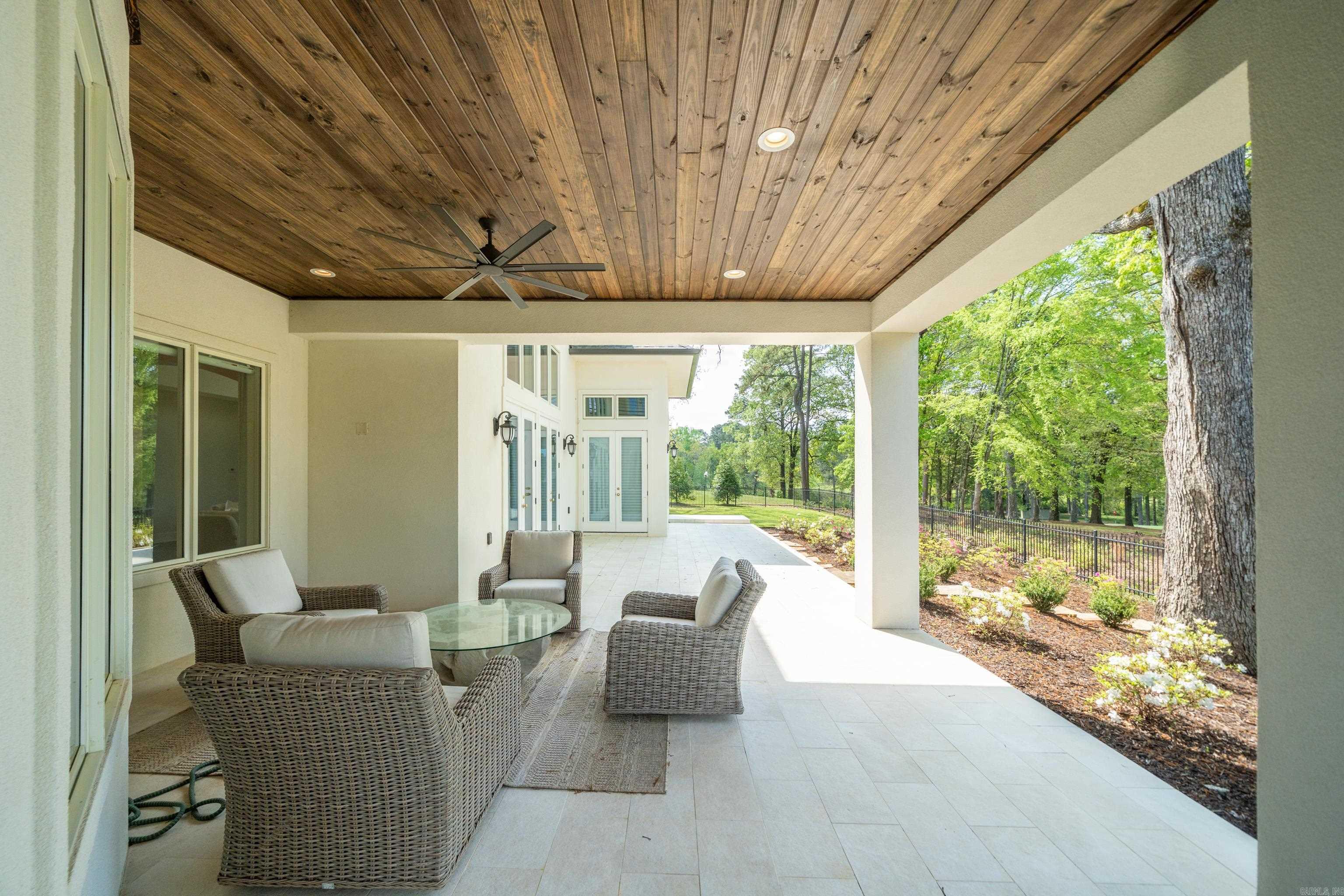 ARLINGTON PARK - Residential