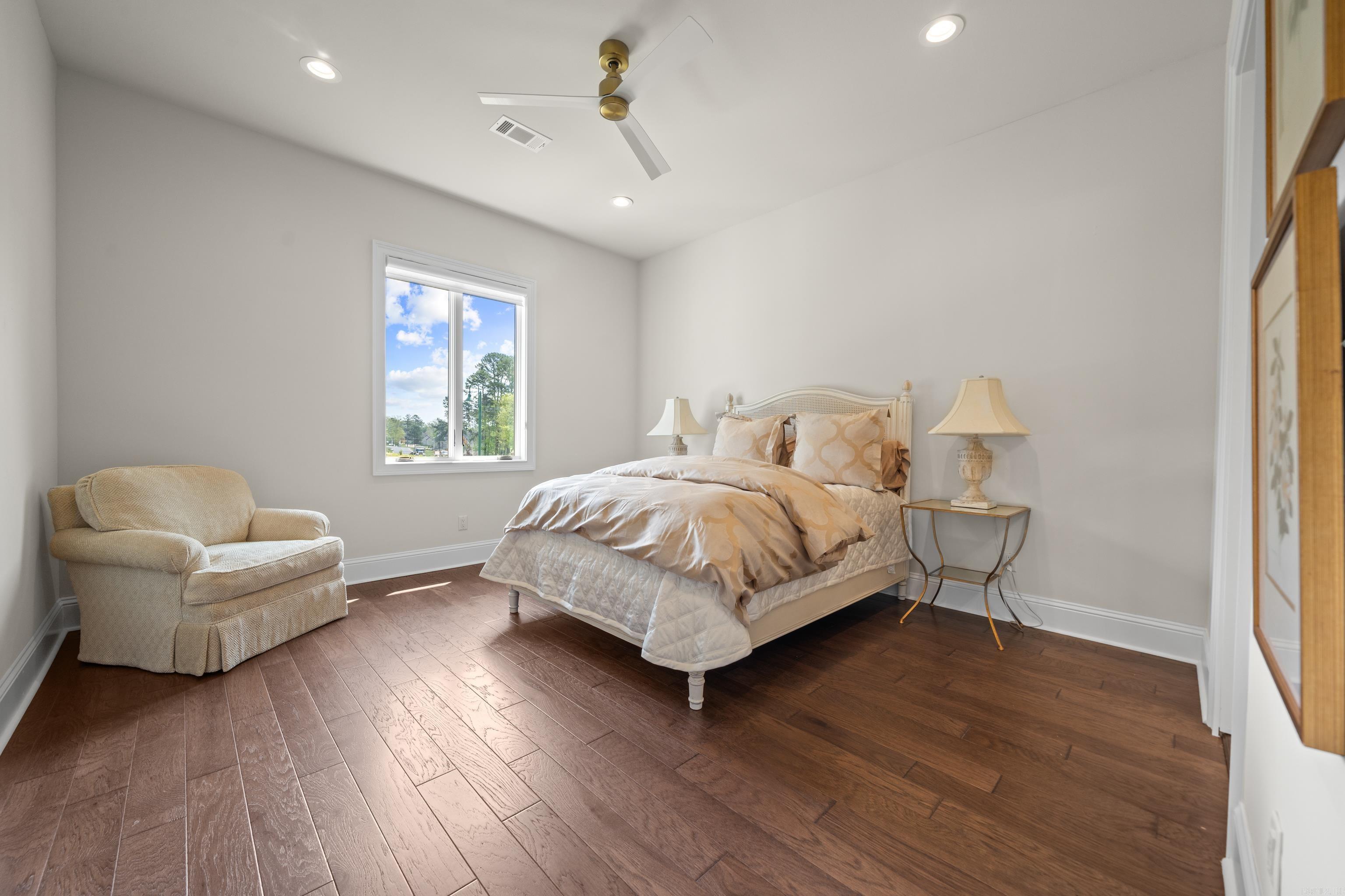 ARLINGTON PARK - Residential