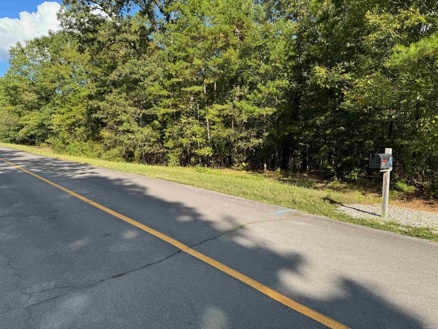 PONCE DE LEON GOLF COURSE NEARBY...LAKE BALBOA JUST A FEW MINUTES AWAY...EXCELLENT LOCATION...REDUCED TO $1,500...CALL RIGHT AWAY FOR MORE INFORMATION...