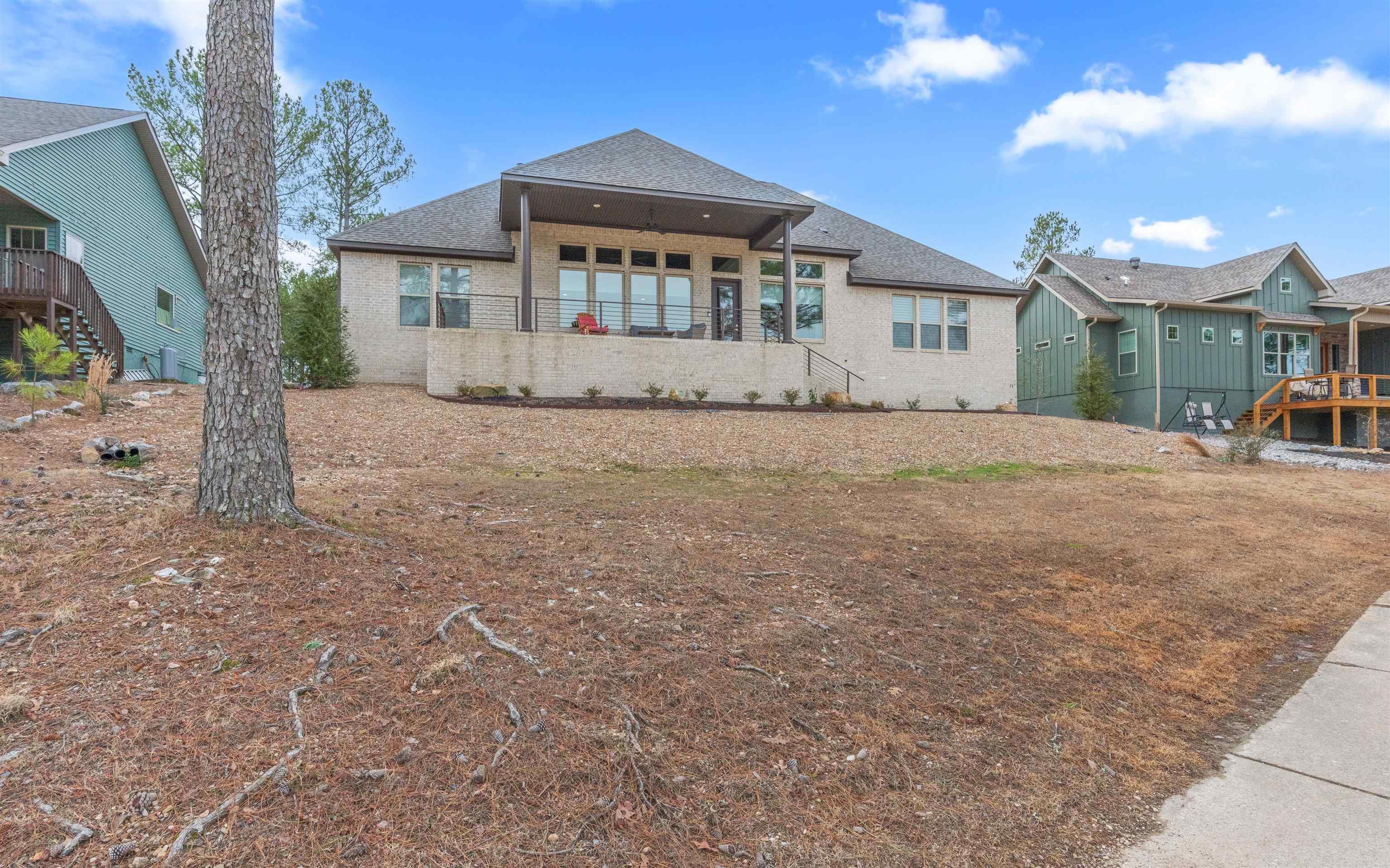 ALTA VISTA - Residential
