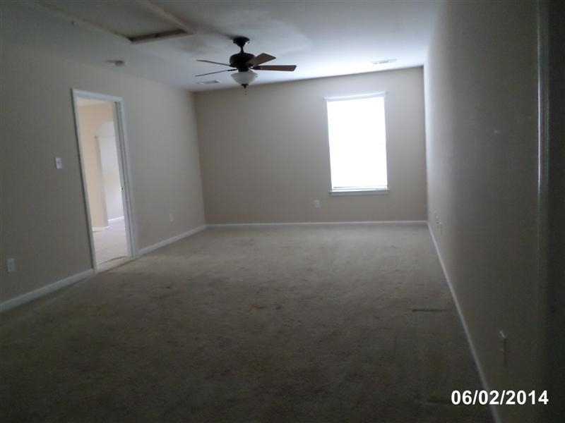 River Oaks Pointe - Residential