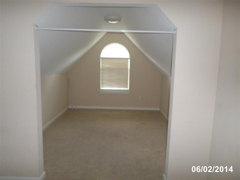 River Oaks Pointe - Residential