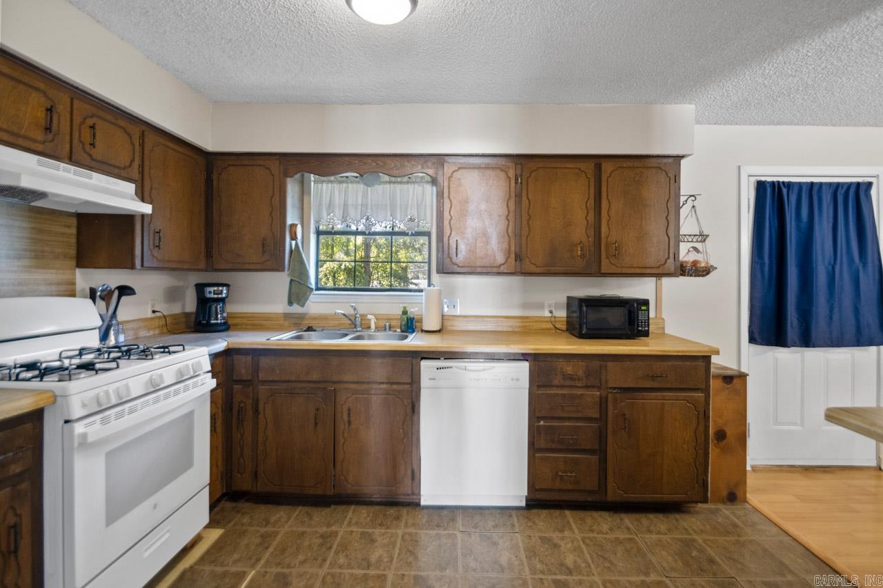 MISTY MEADOWS - Residential