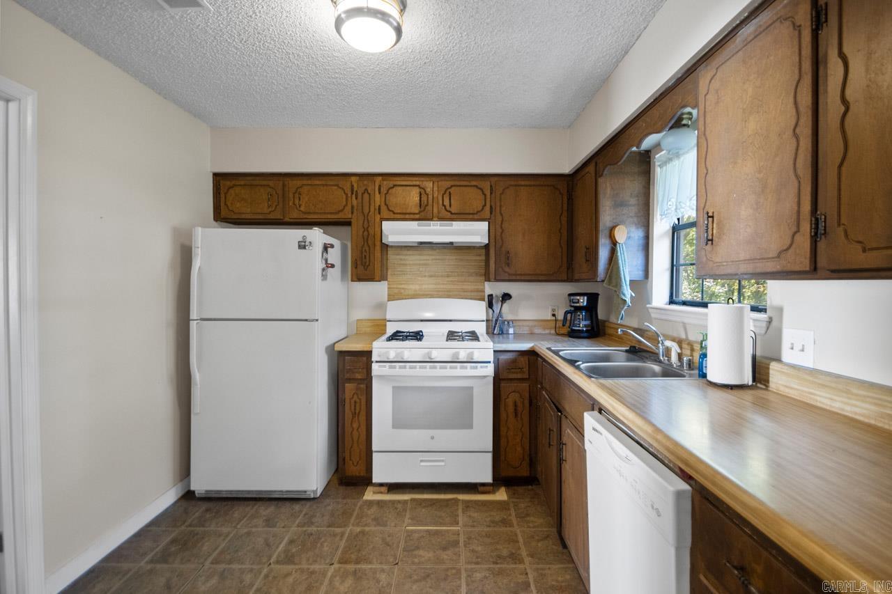 MISTY MEADOWS - Residential