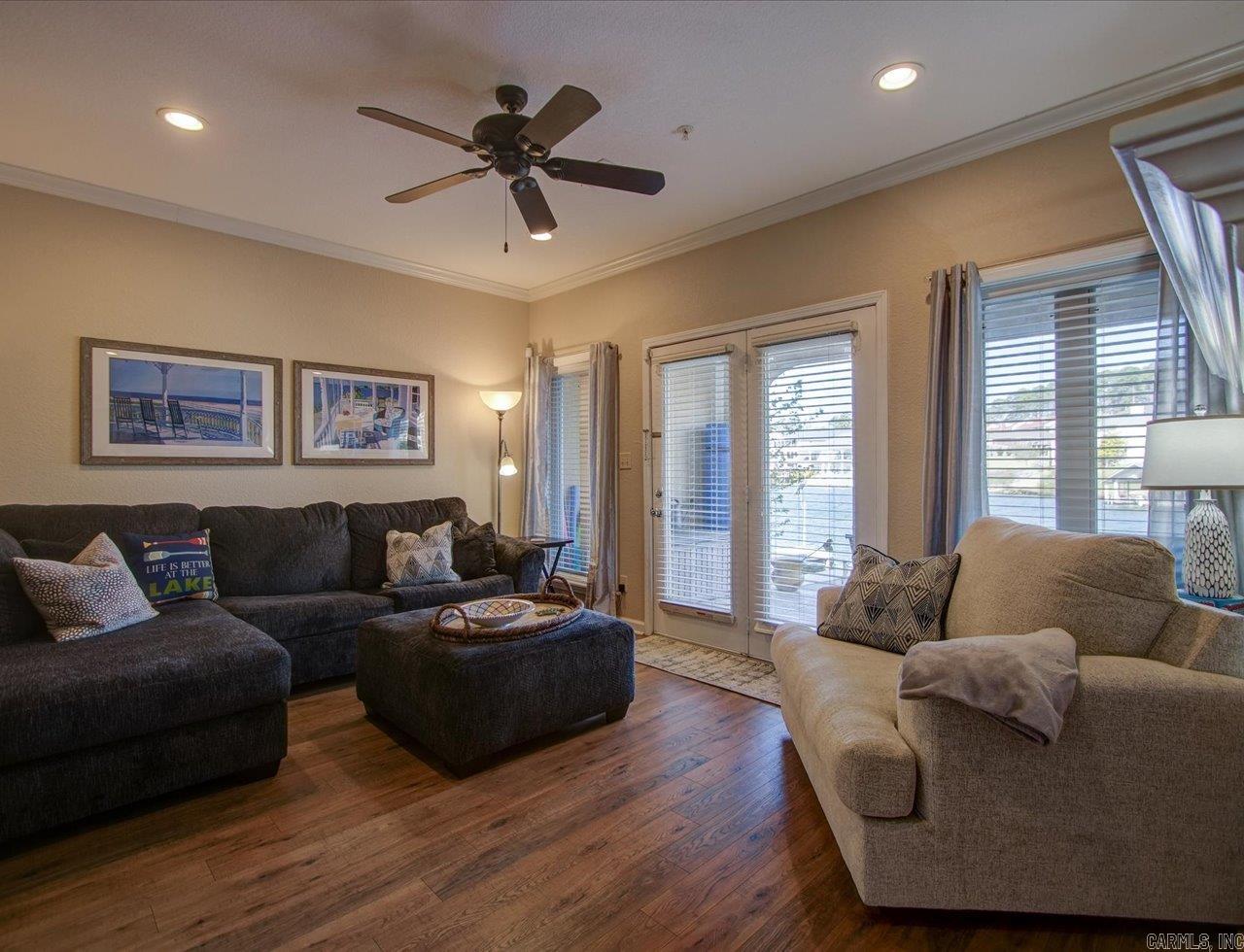 LAKE POINTE HPR - Residential