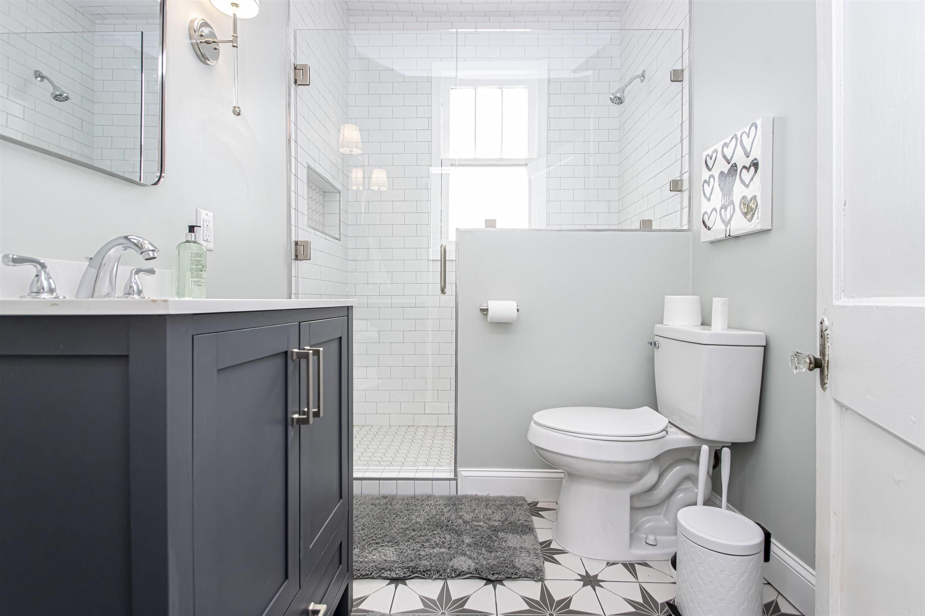 ELMHURST - Residential